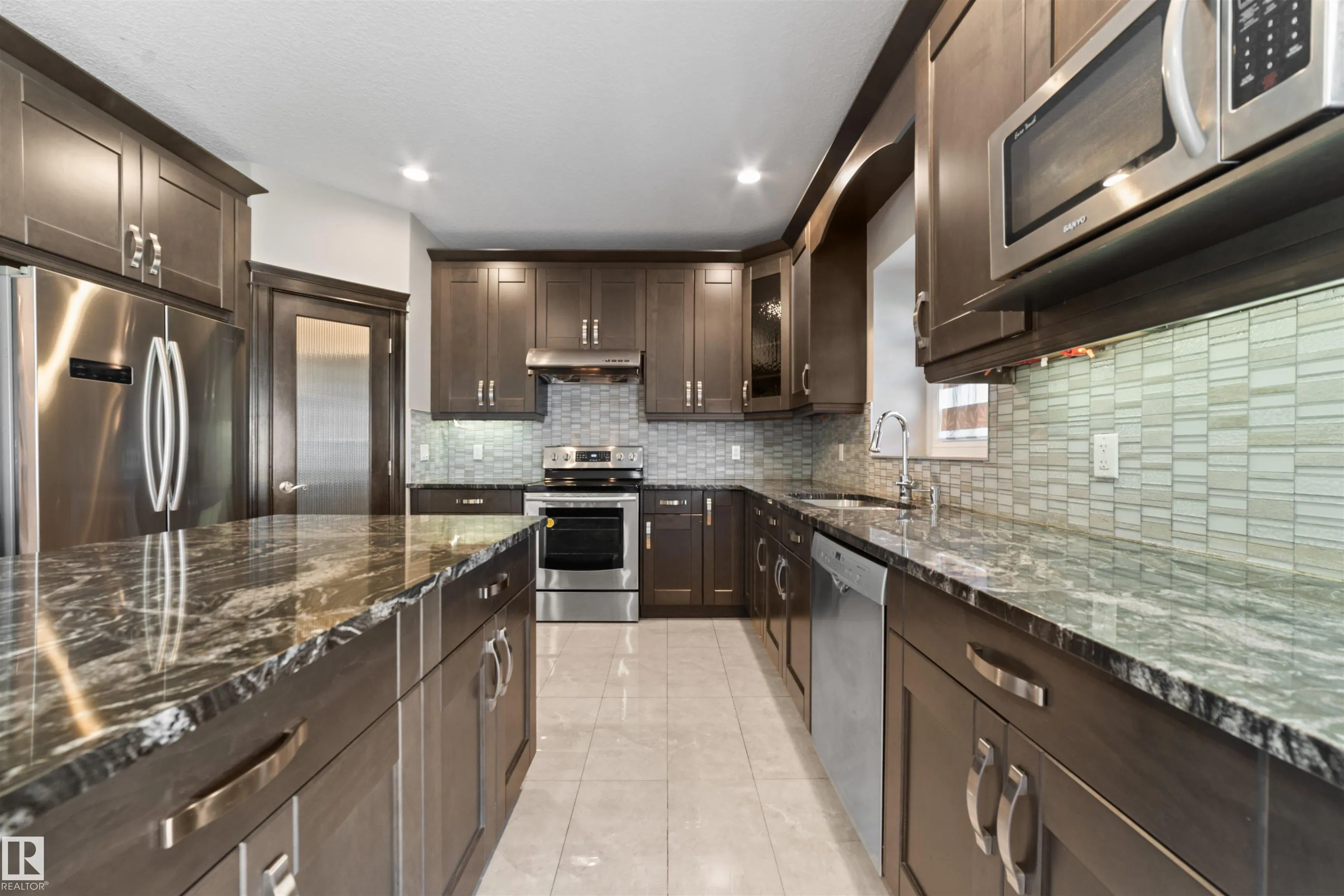 1721 ADAMSON CRESCENT