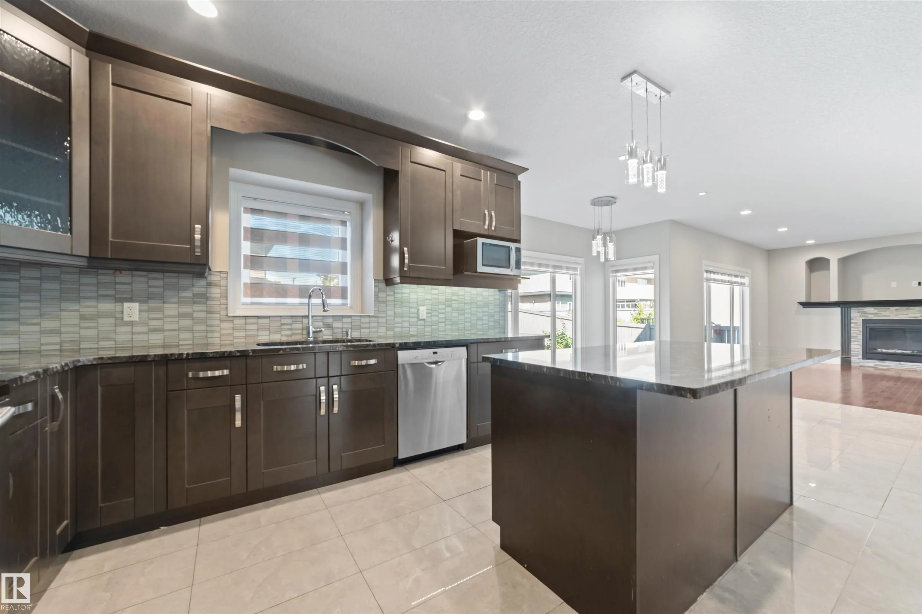 1721 ADAMSON CRESCENT