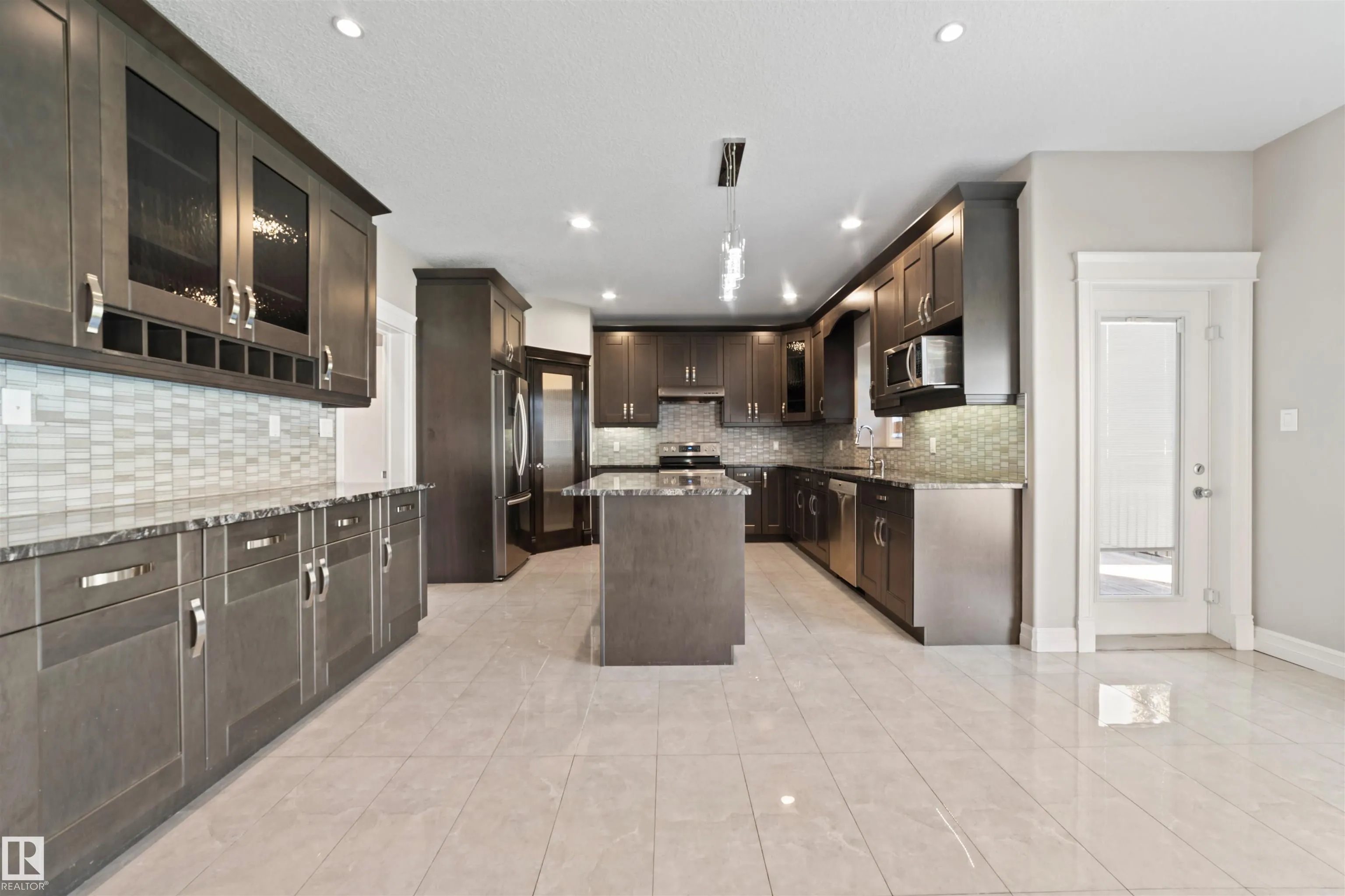 1721 ADAMSON CRESCENT