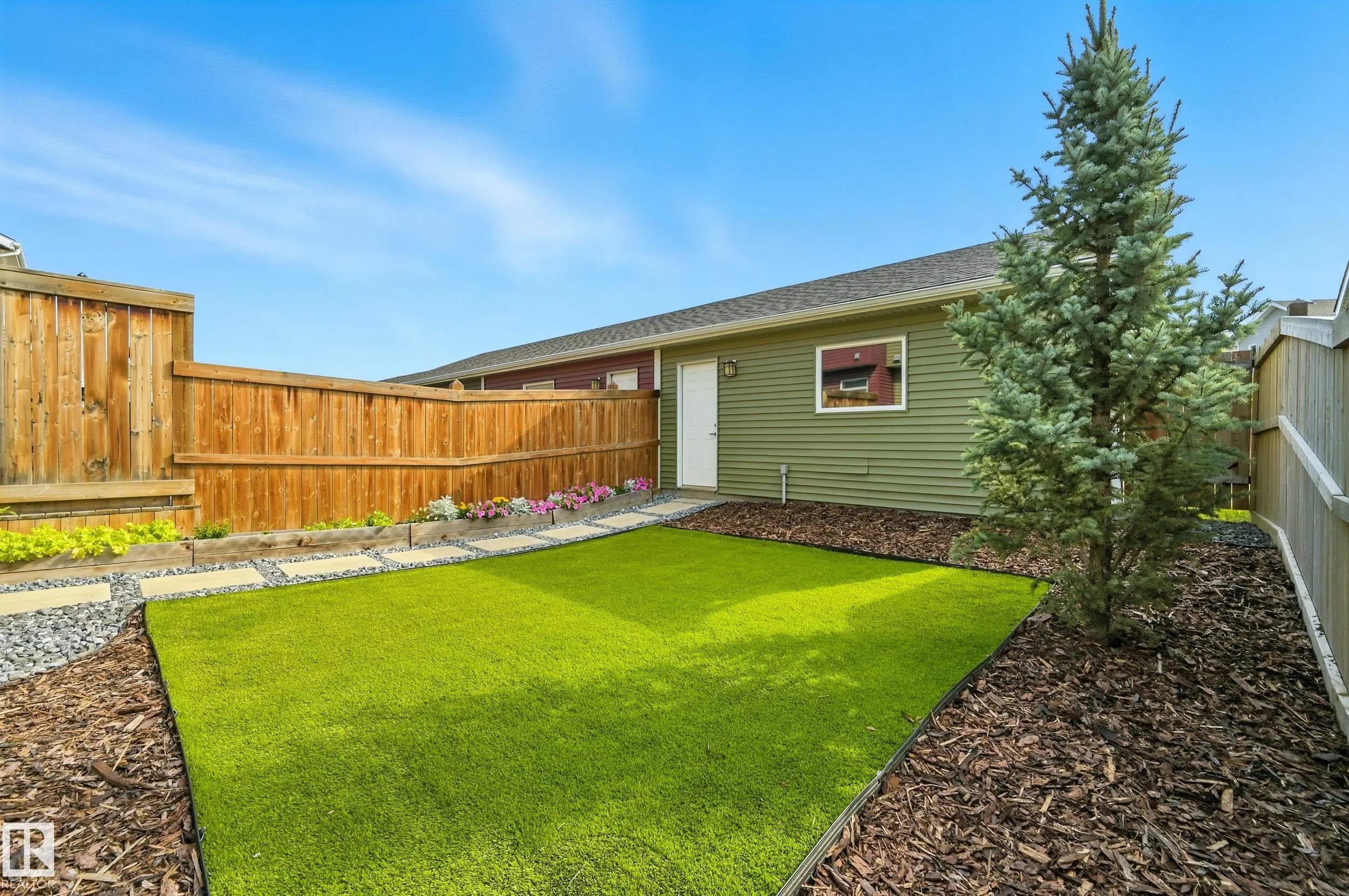 2677 MAPLE Way