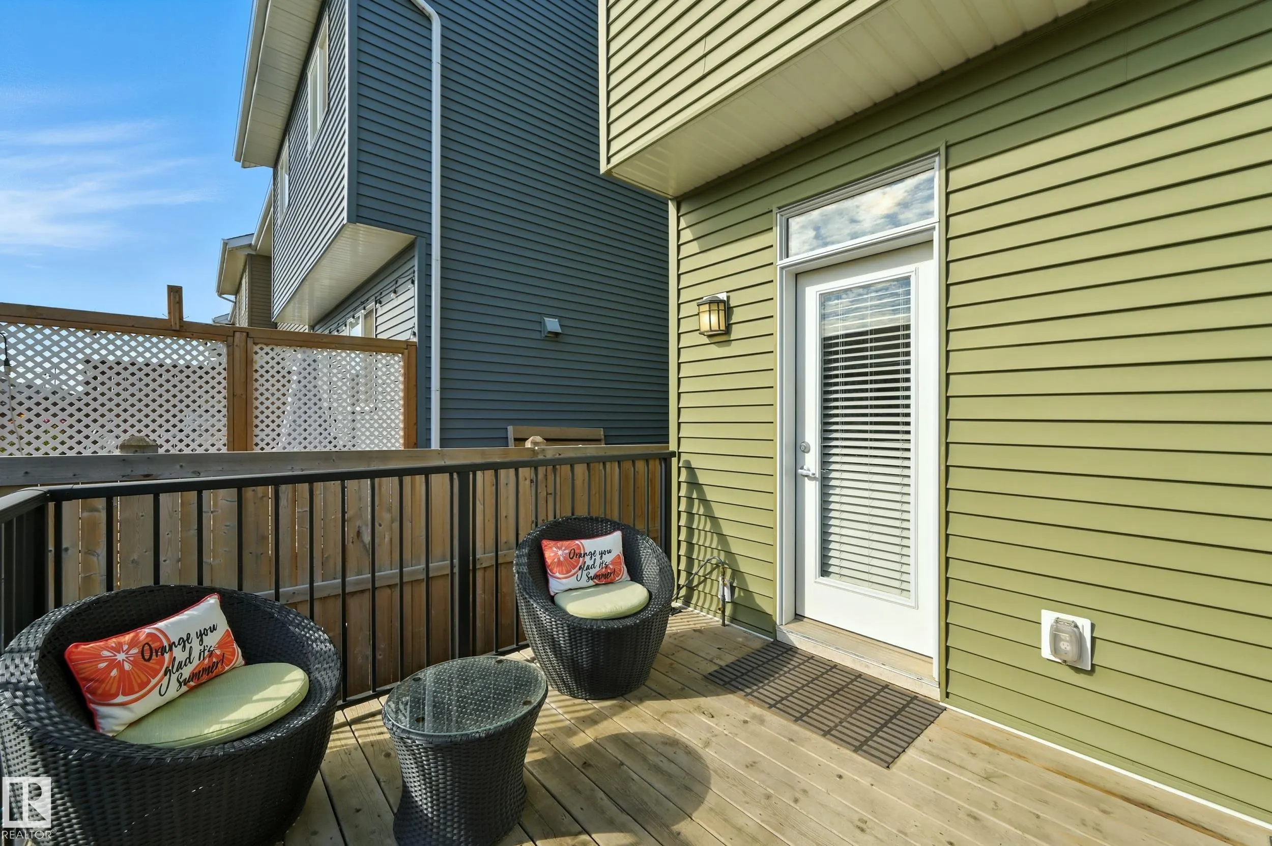 2677 MAPLE Way