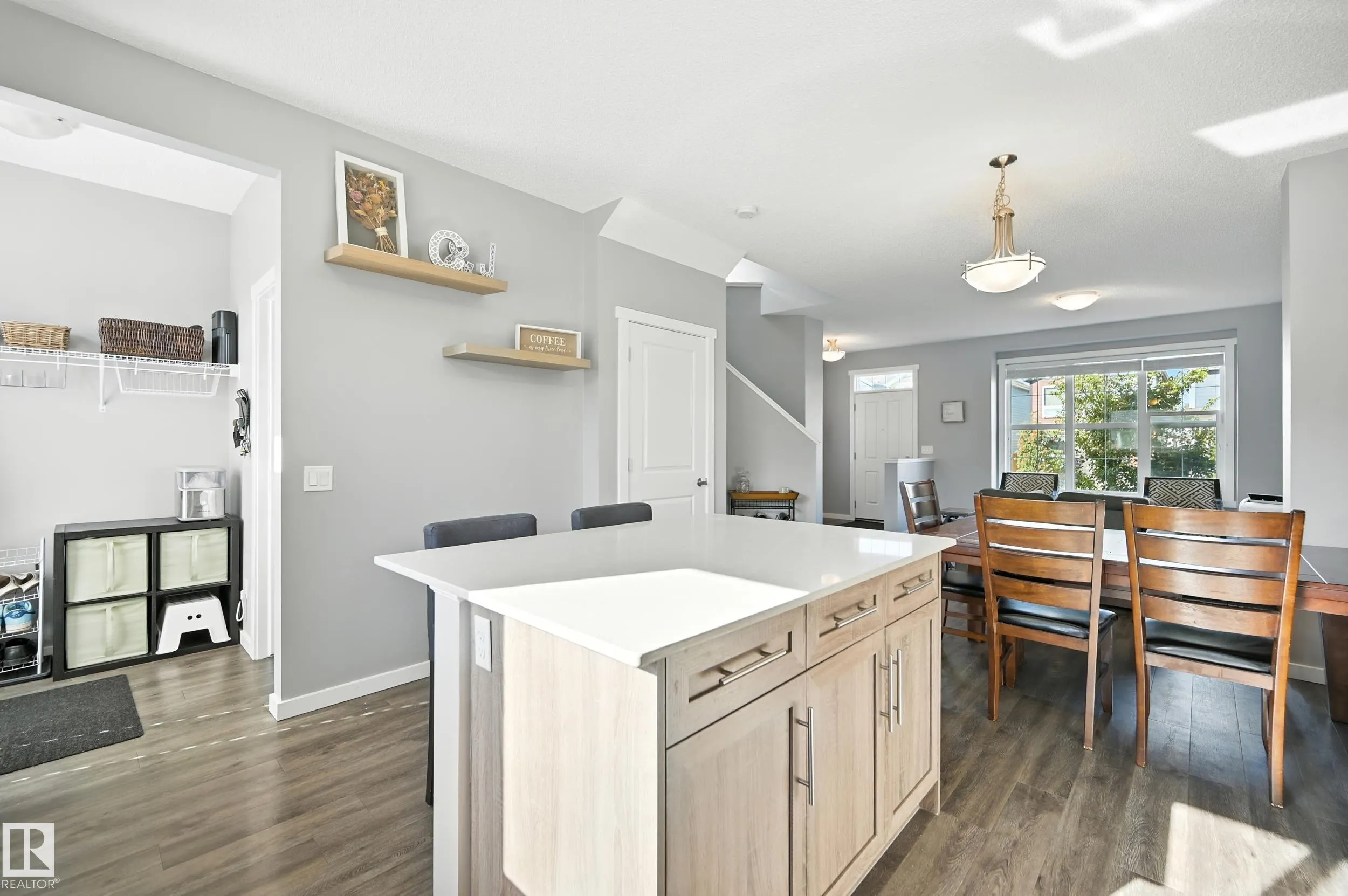 2677 MAPLE Way