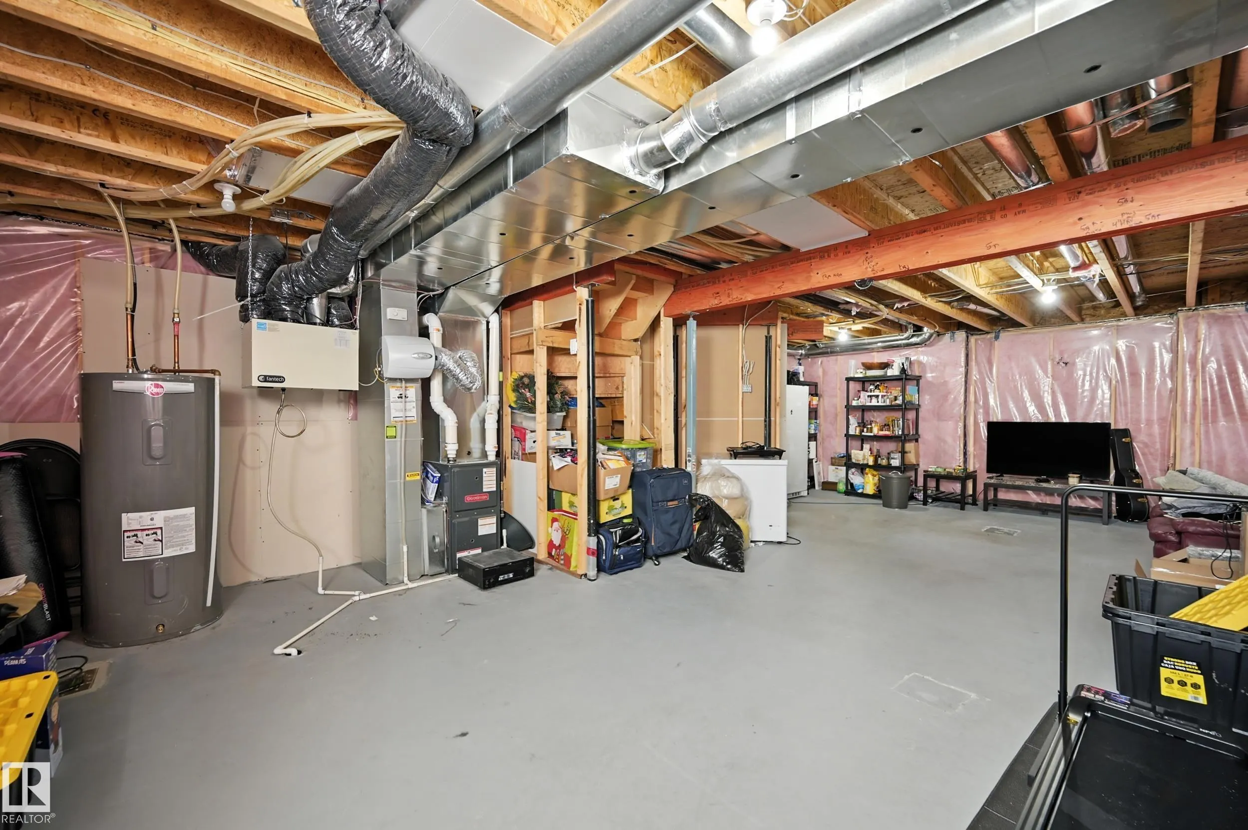 2677 MAPLE Way