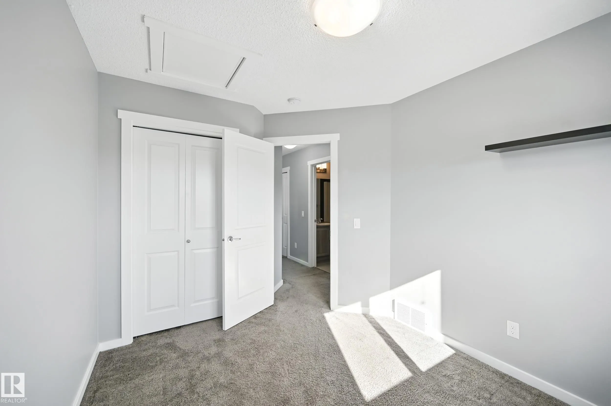 2677 MAPLE Way