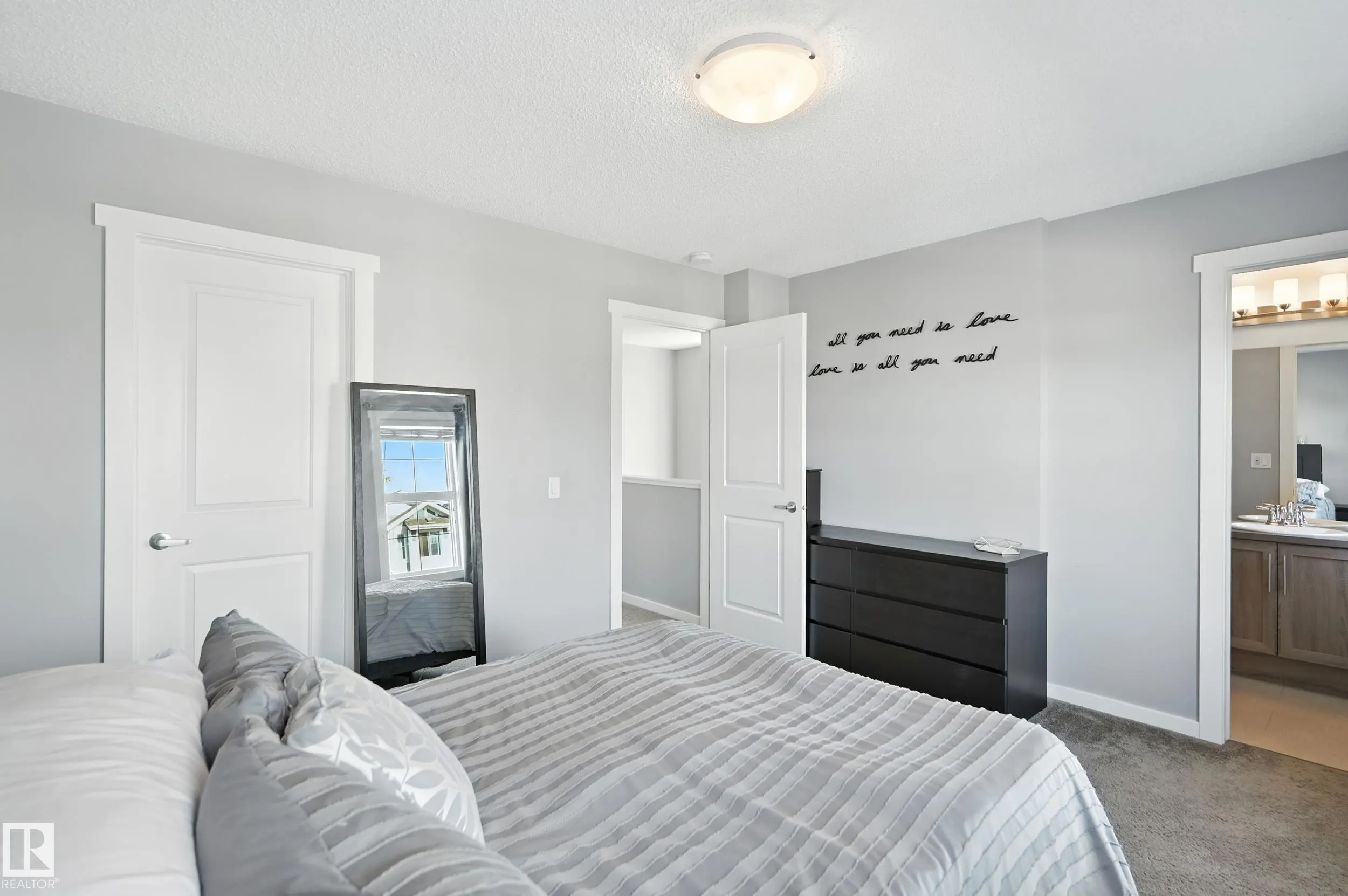 2677 MAPLE Way