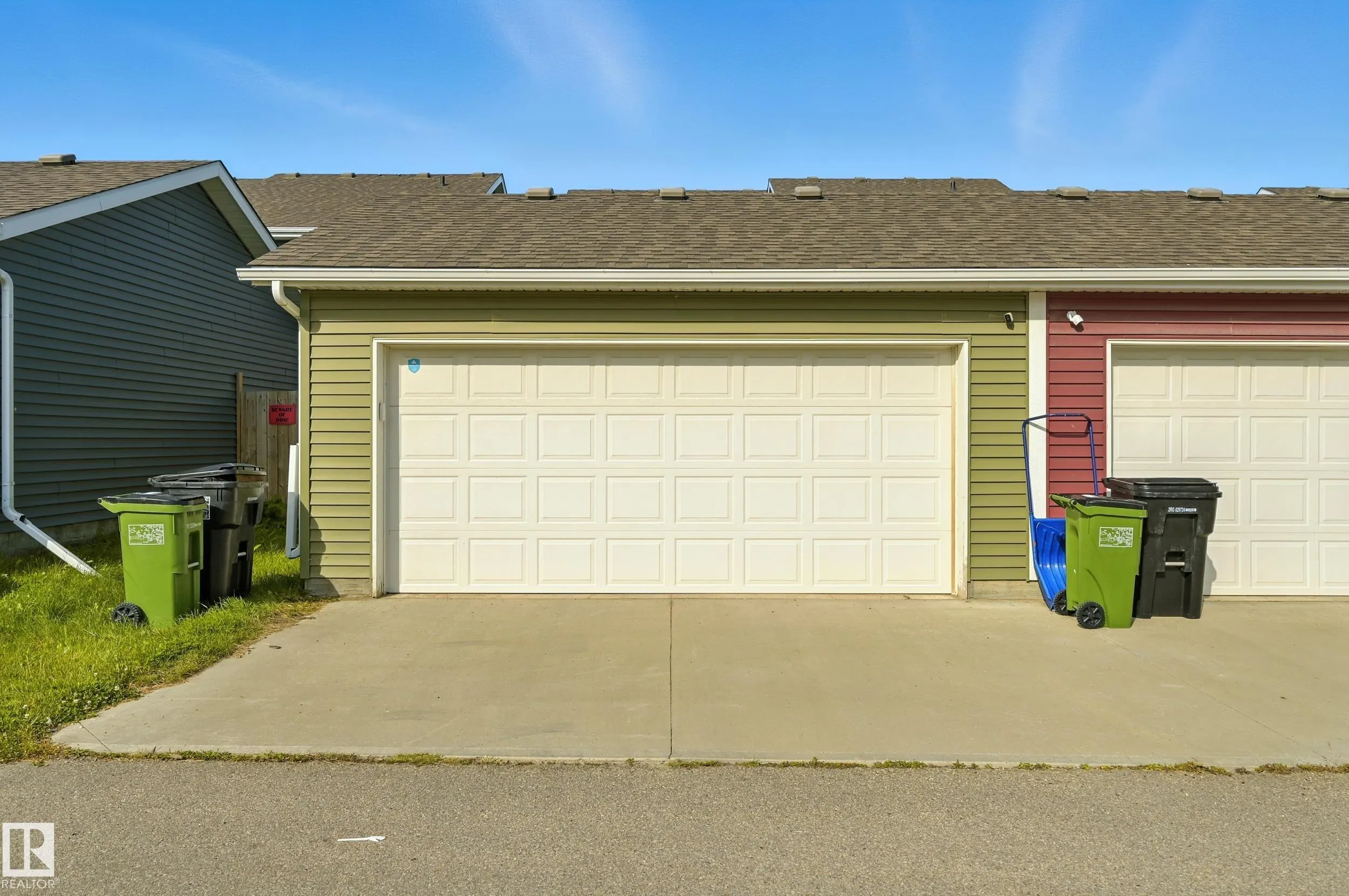 2677 MAPLE Way