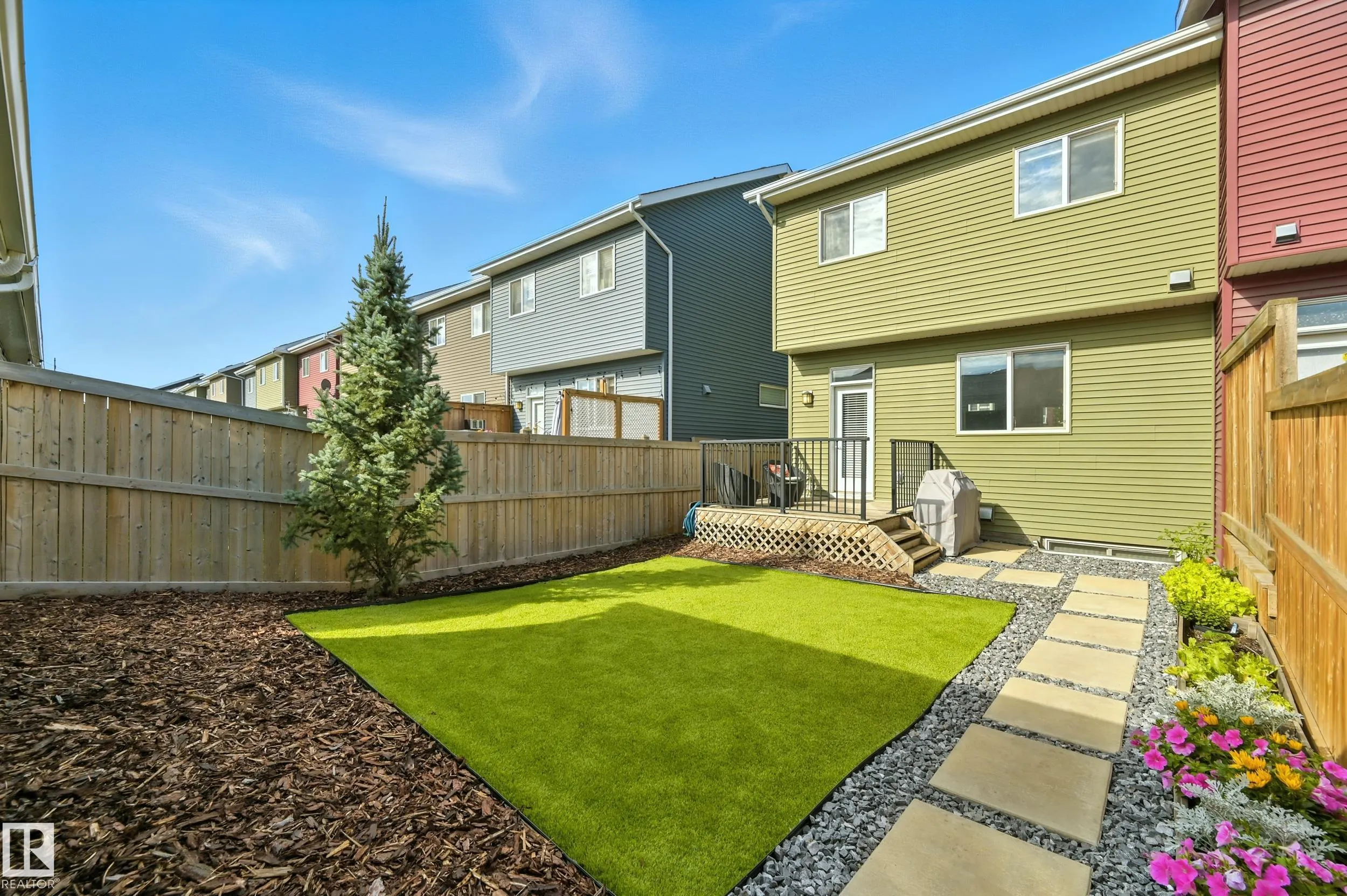 2677 MAPLE Way