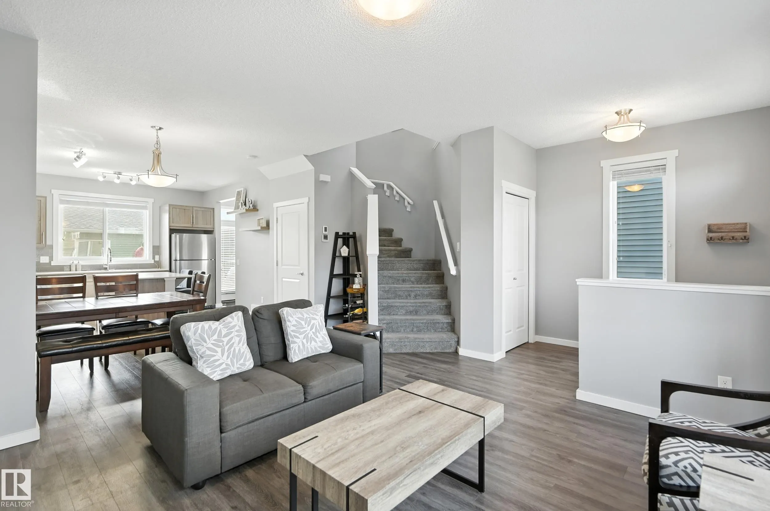 2677 MAPLE Way
