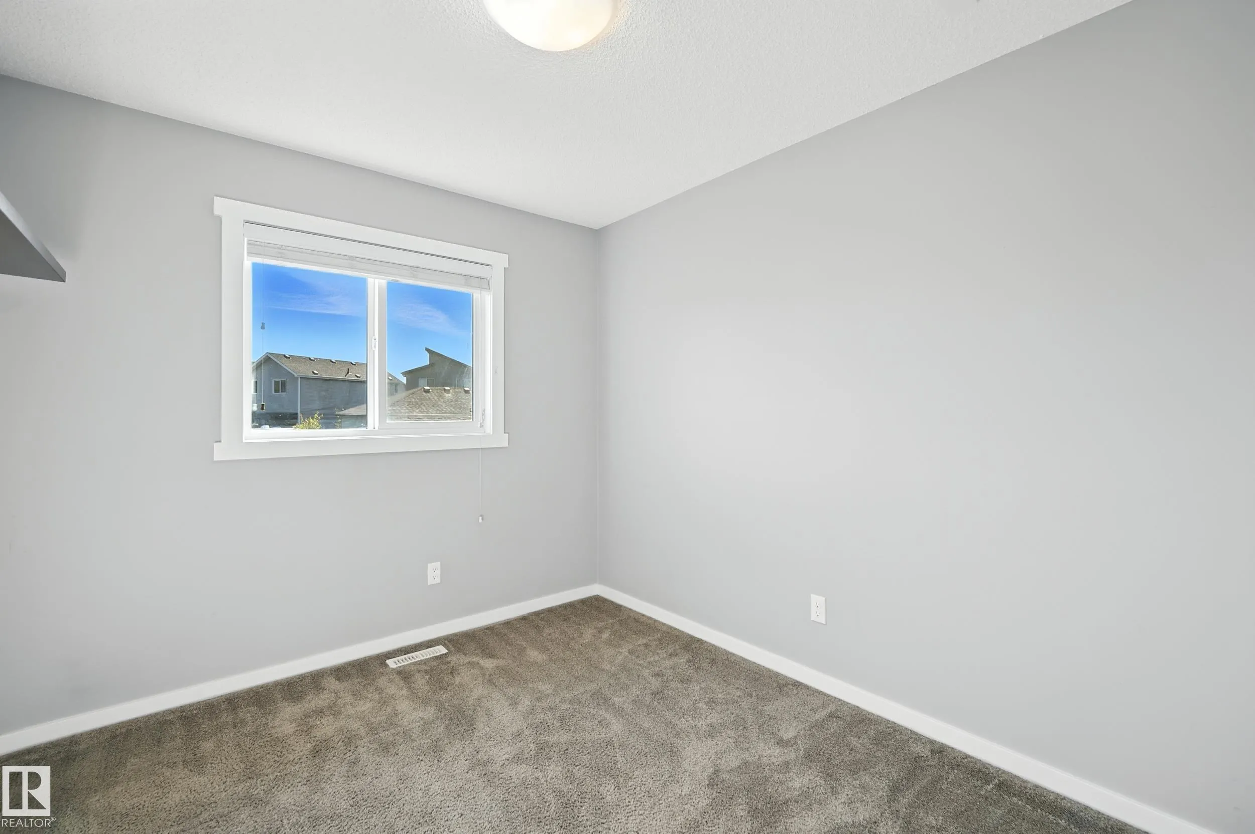 2677 MAPLE Way