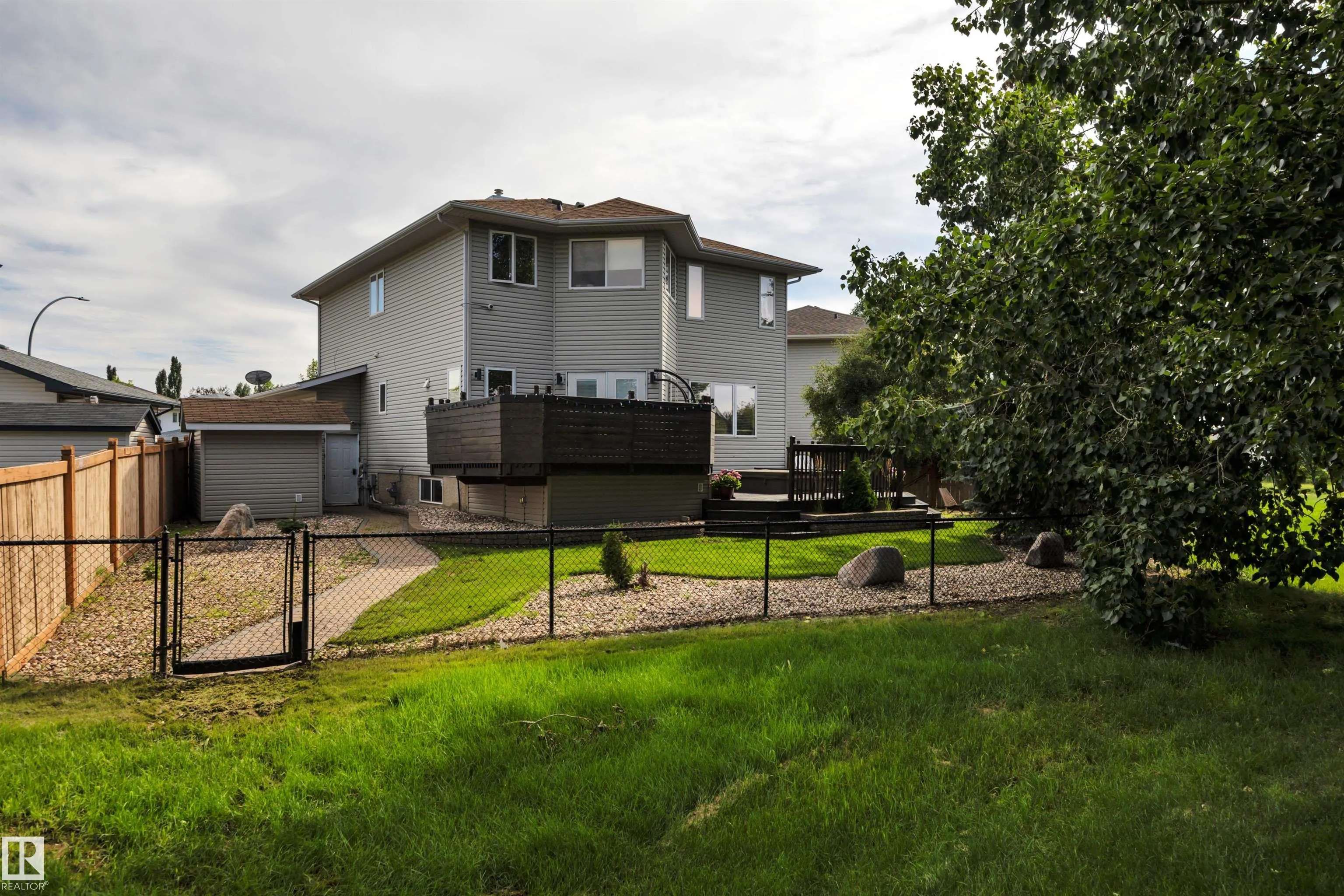 6 WESTLIN Court