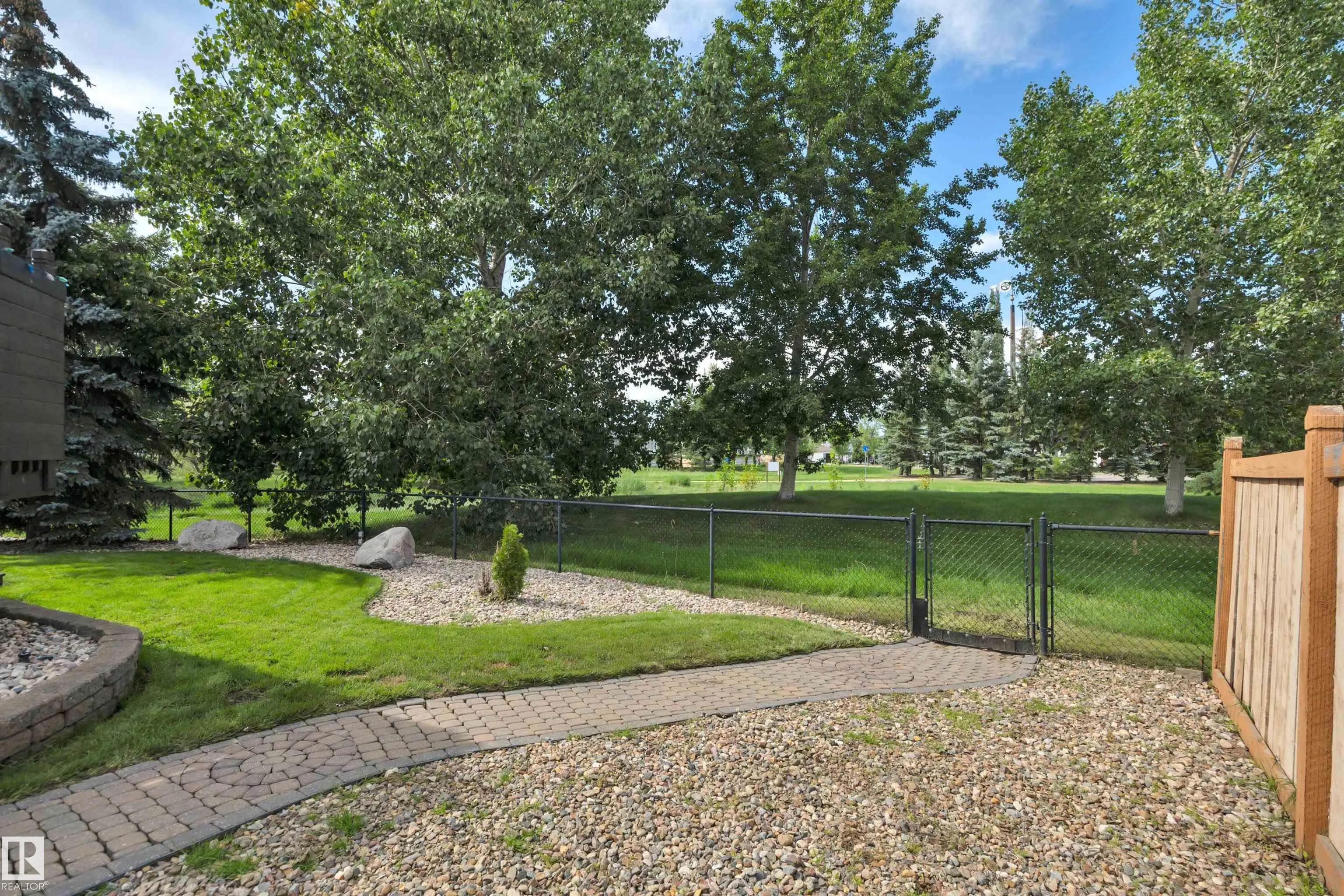 6 WESTLIN Court