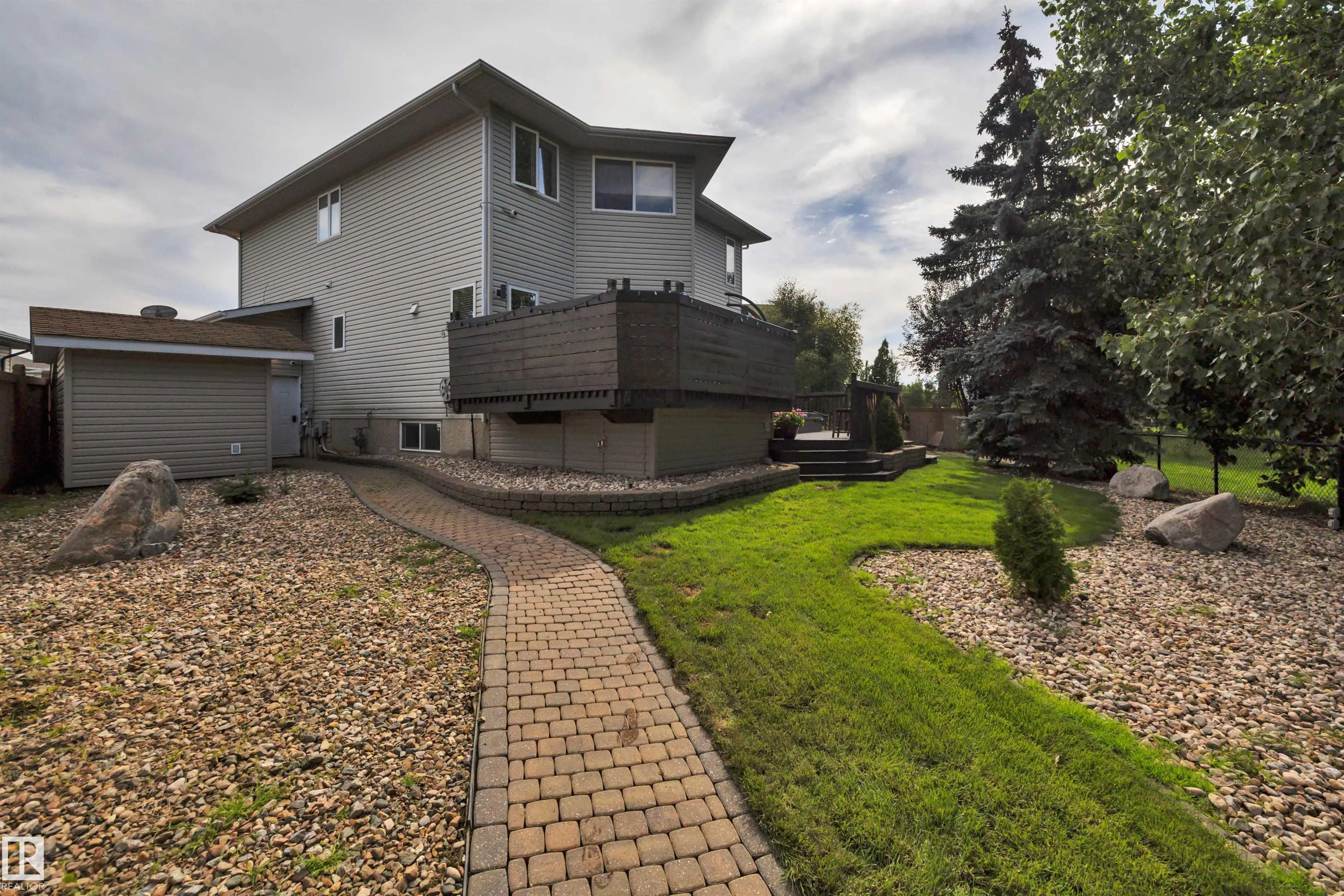 6 WESTLIN Court