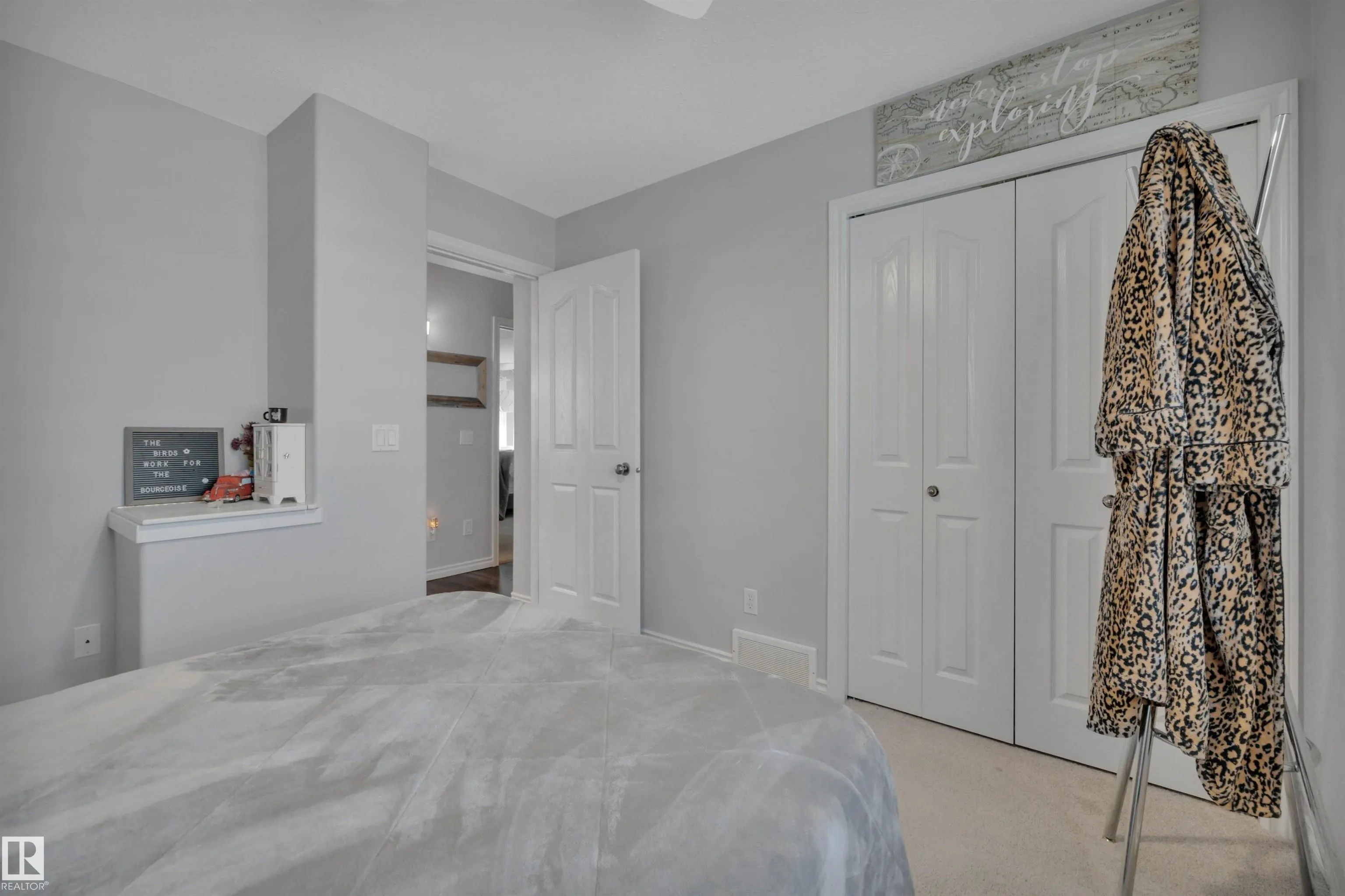 6 WESTLIN Court