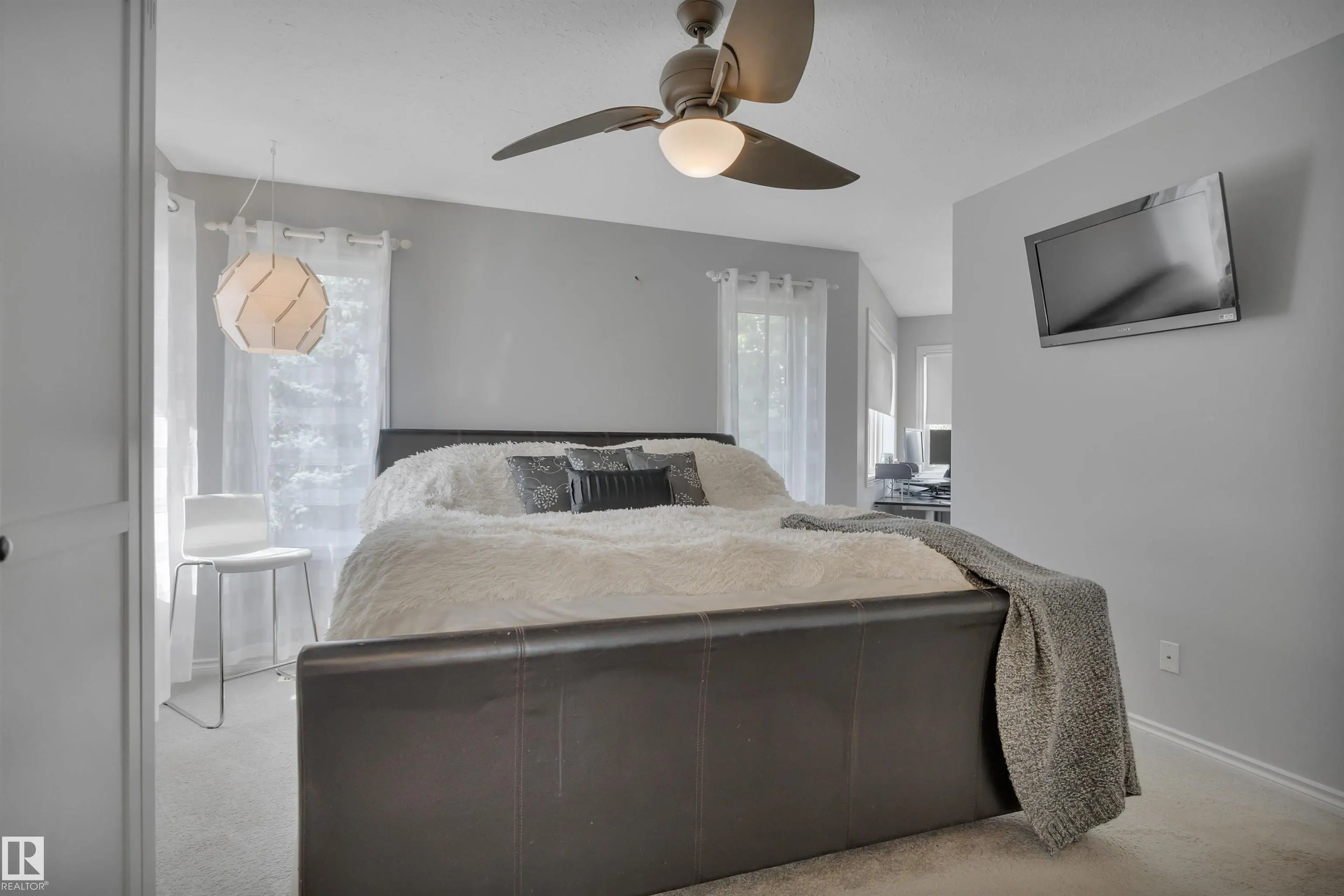 6 WESTLIN Court