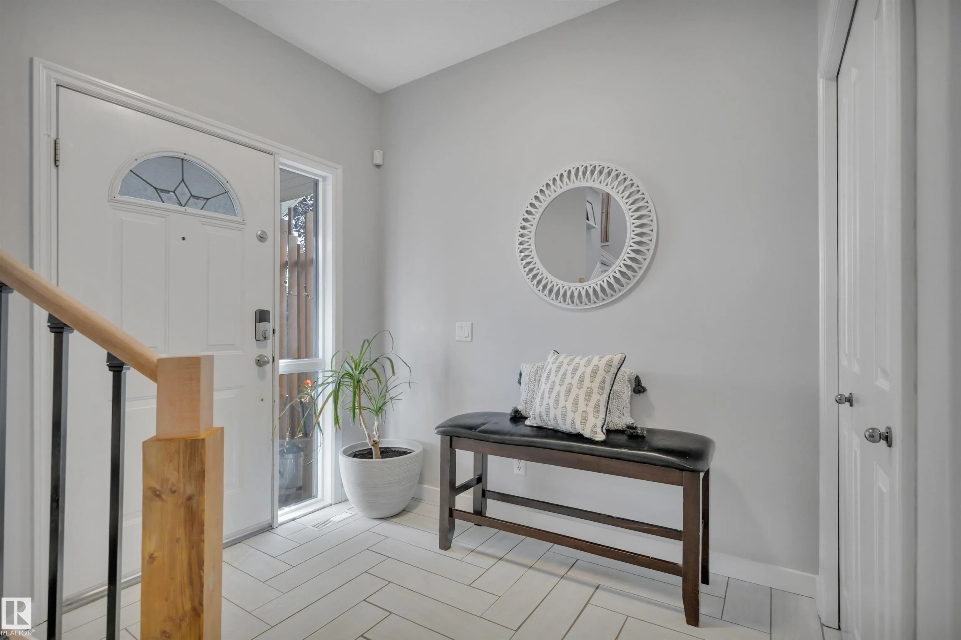 6 WESTLIN Court
