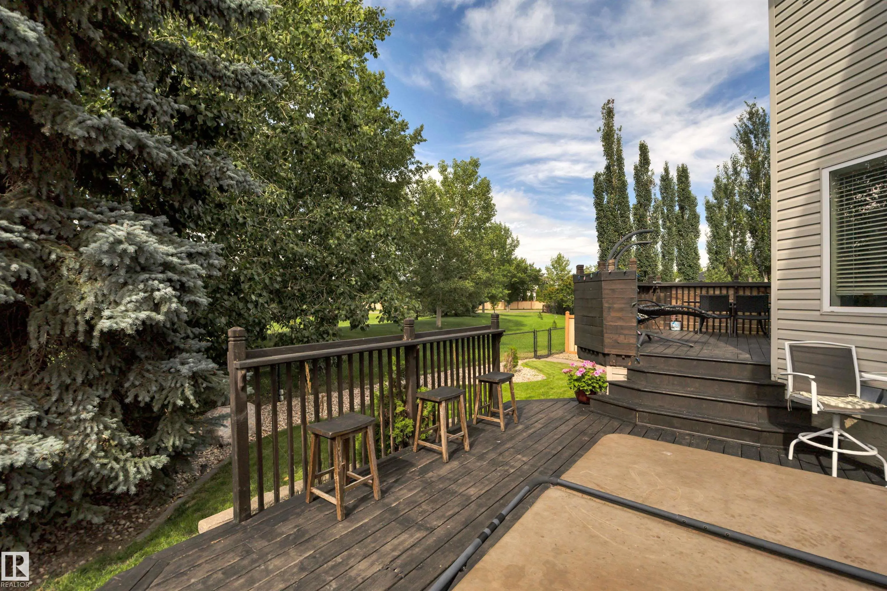6 WESTLIN Court