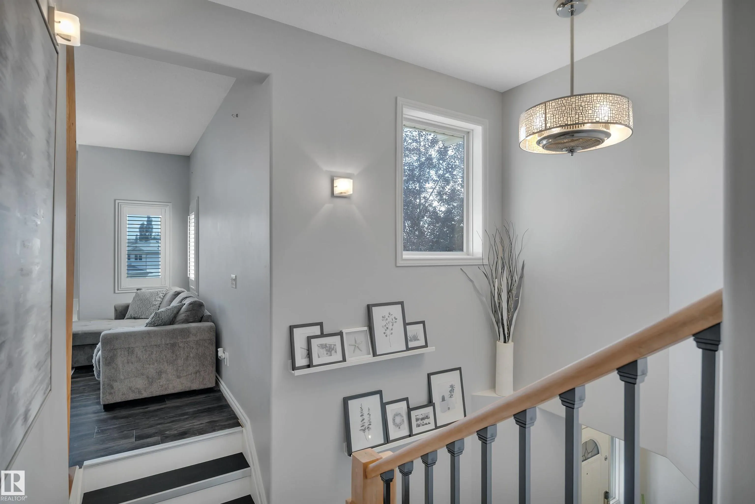 6 WESTLIN Court