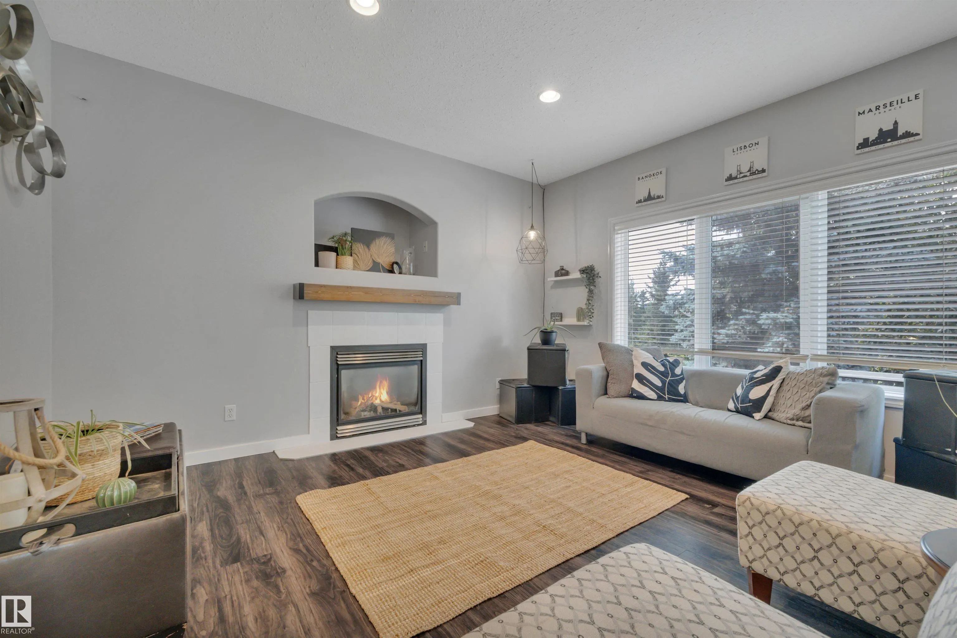 6 WESTLIN Court