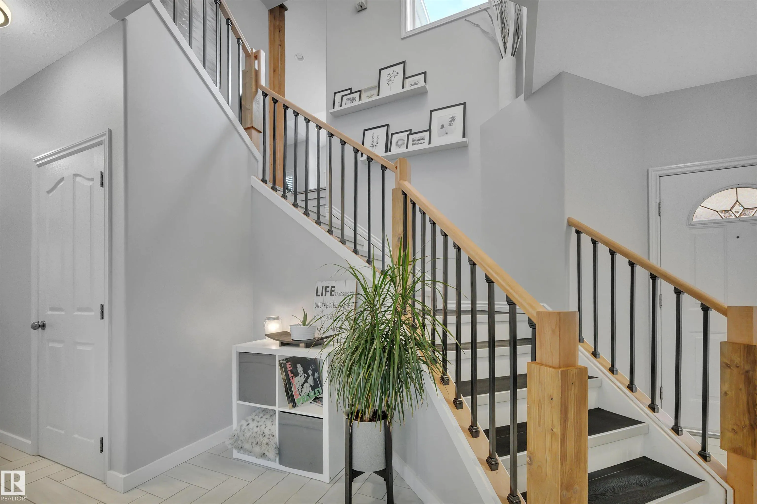 6 WESTLIN Court
