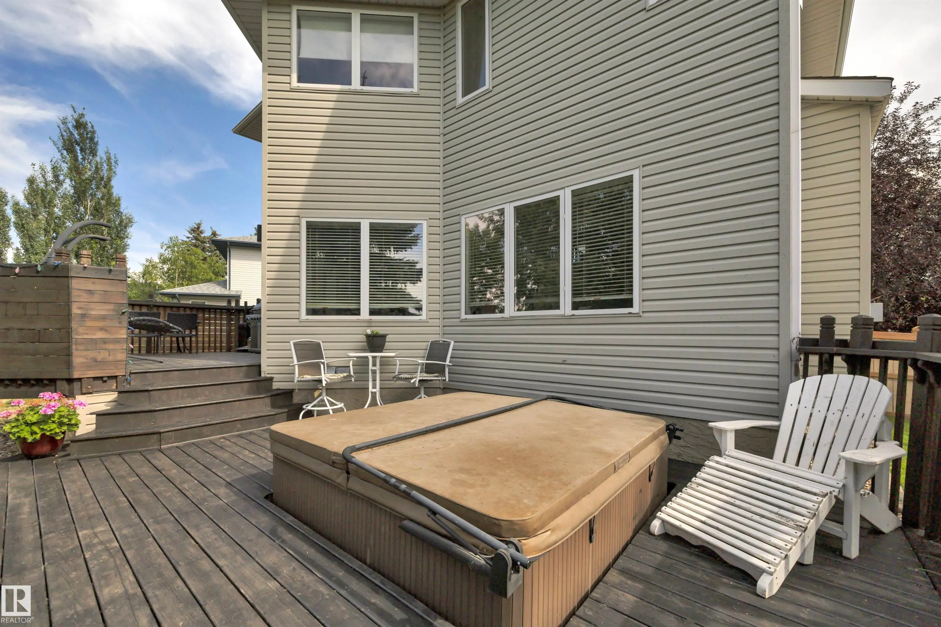 6 WESTLIN Court