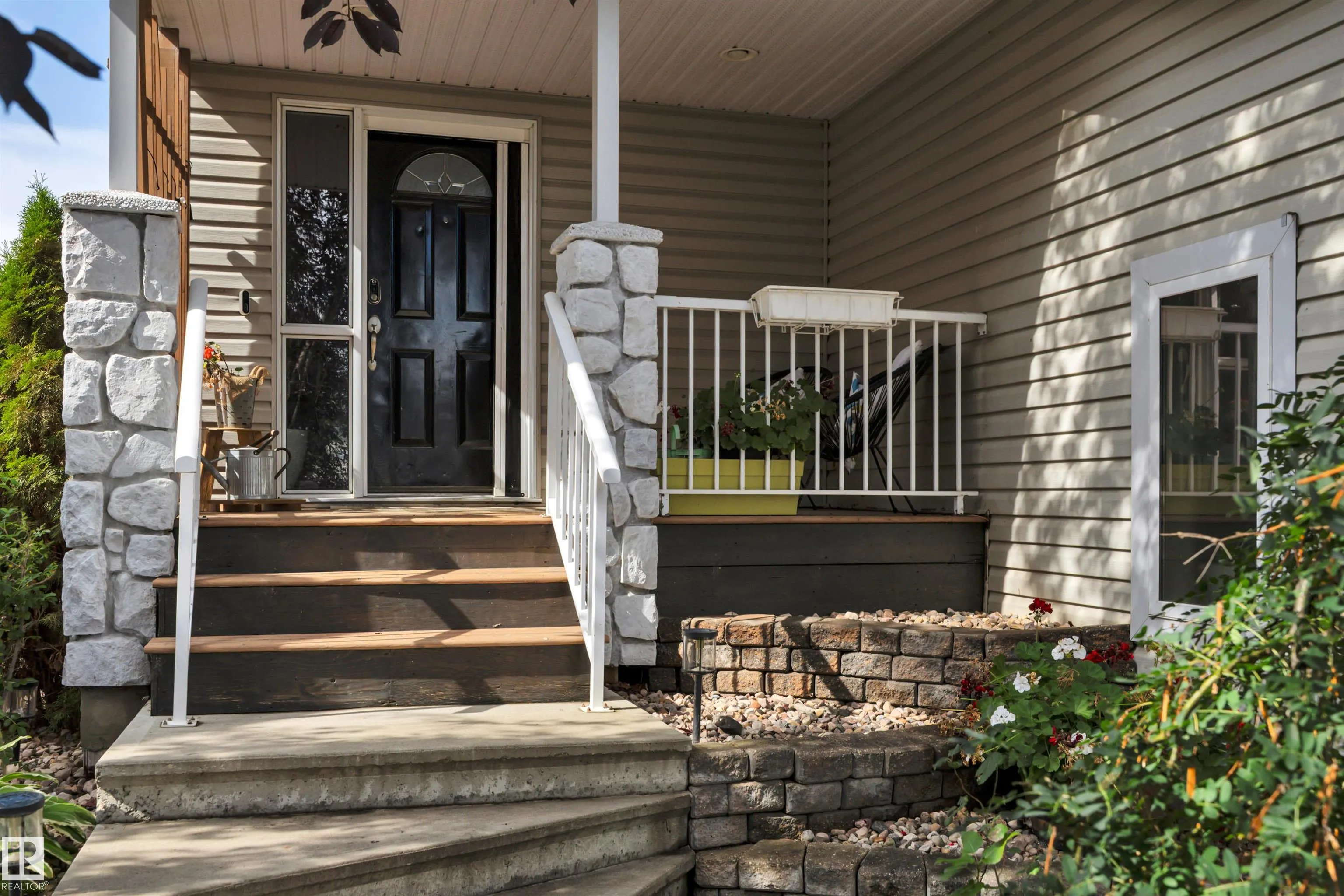 6 WESTLIN Court