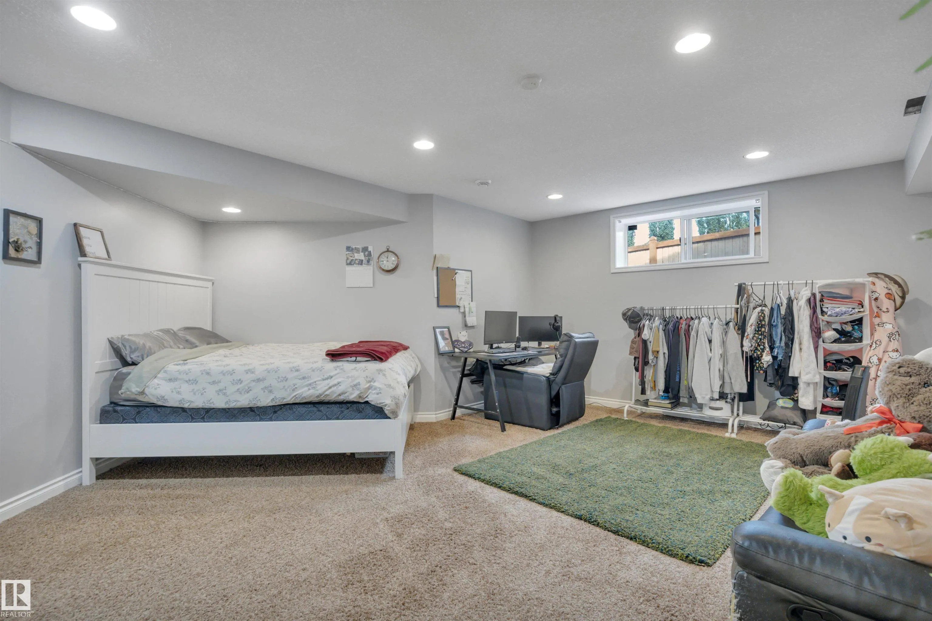6 WESTLIN Court