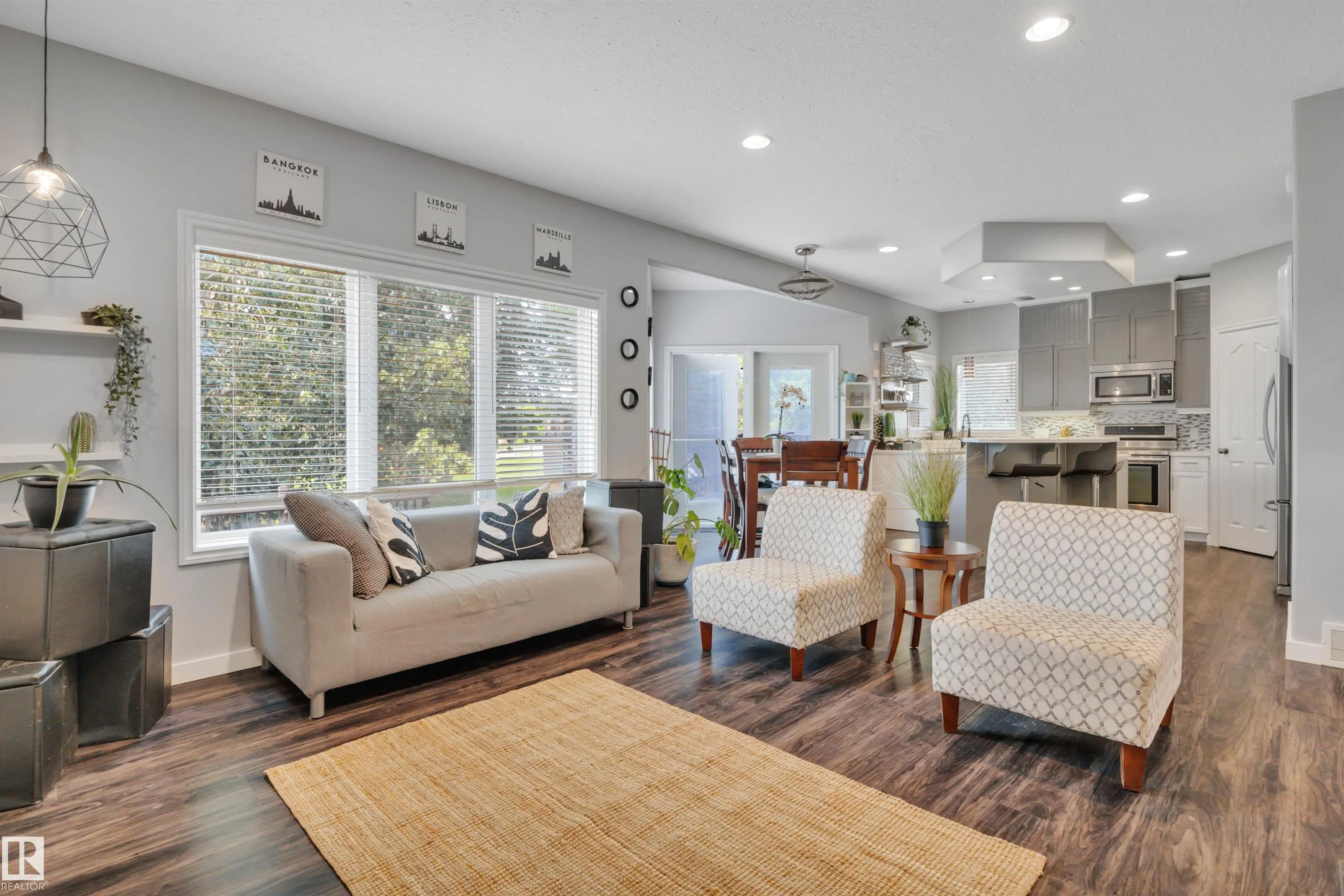 6 WESTLIN Court
