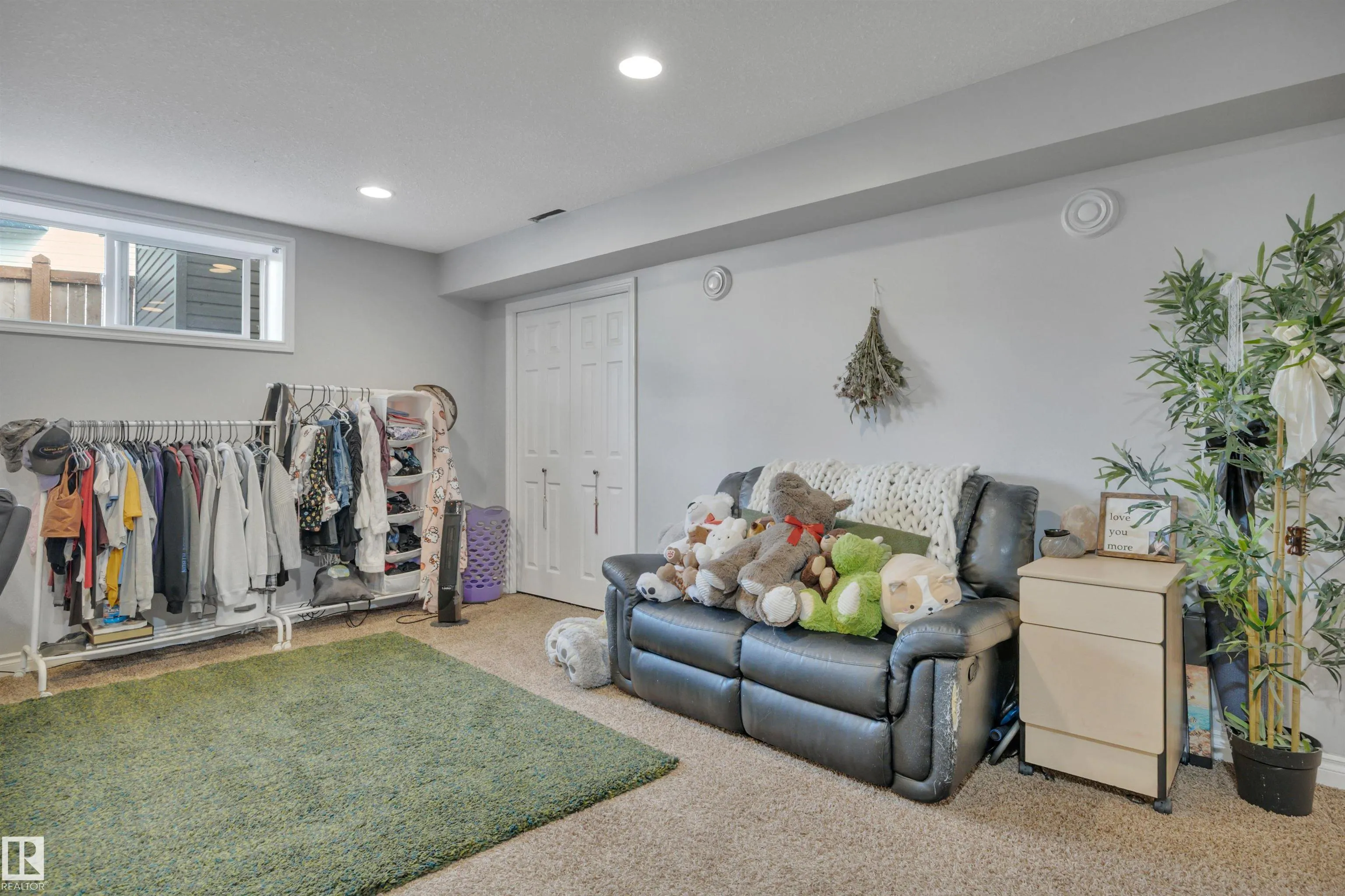 6 WESTLIN Court