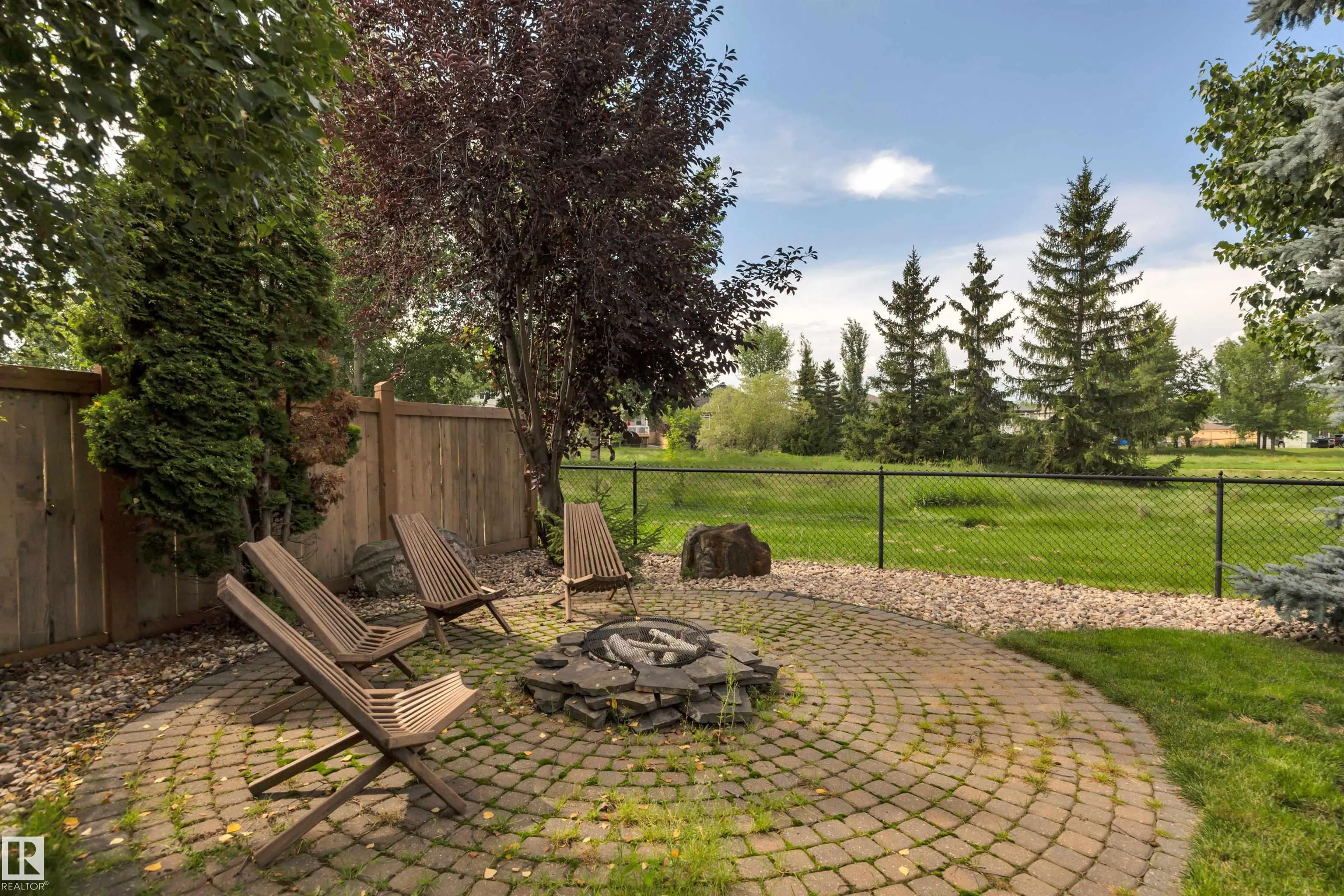 6 WESTLIN Court