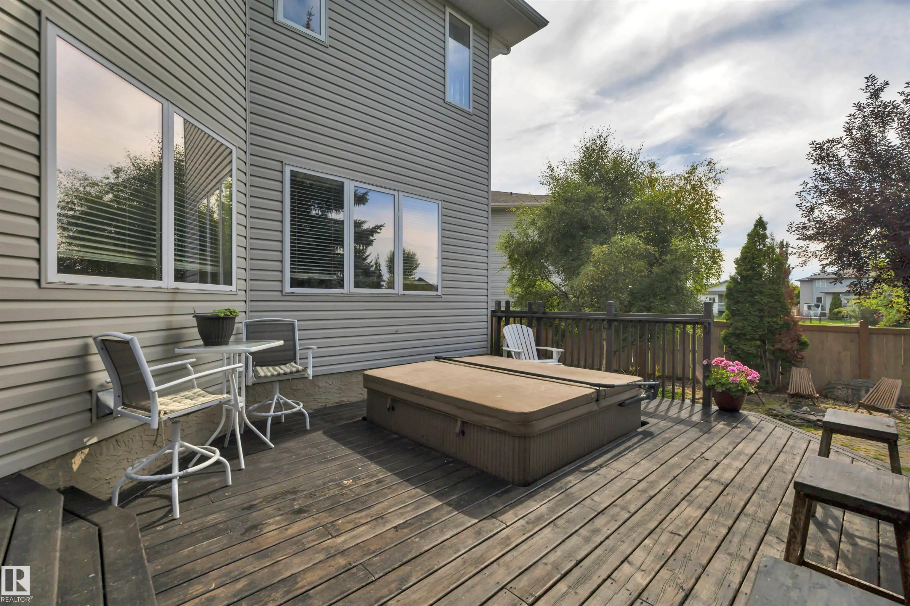 6 WESTLIN Court