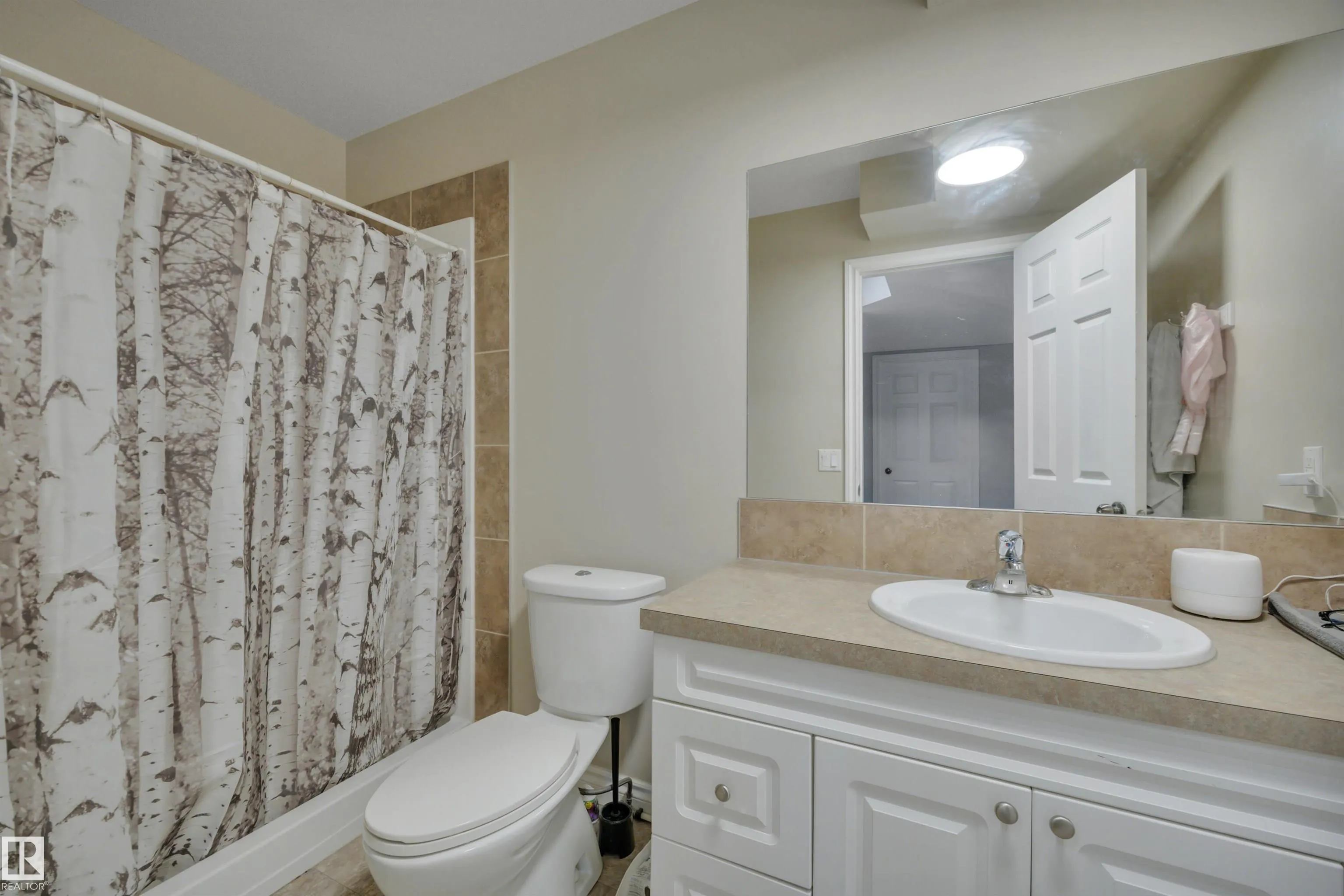 6 WESTLIN Court