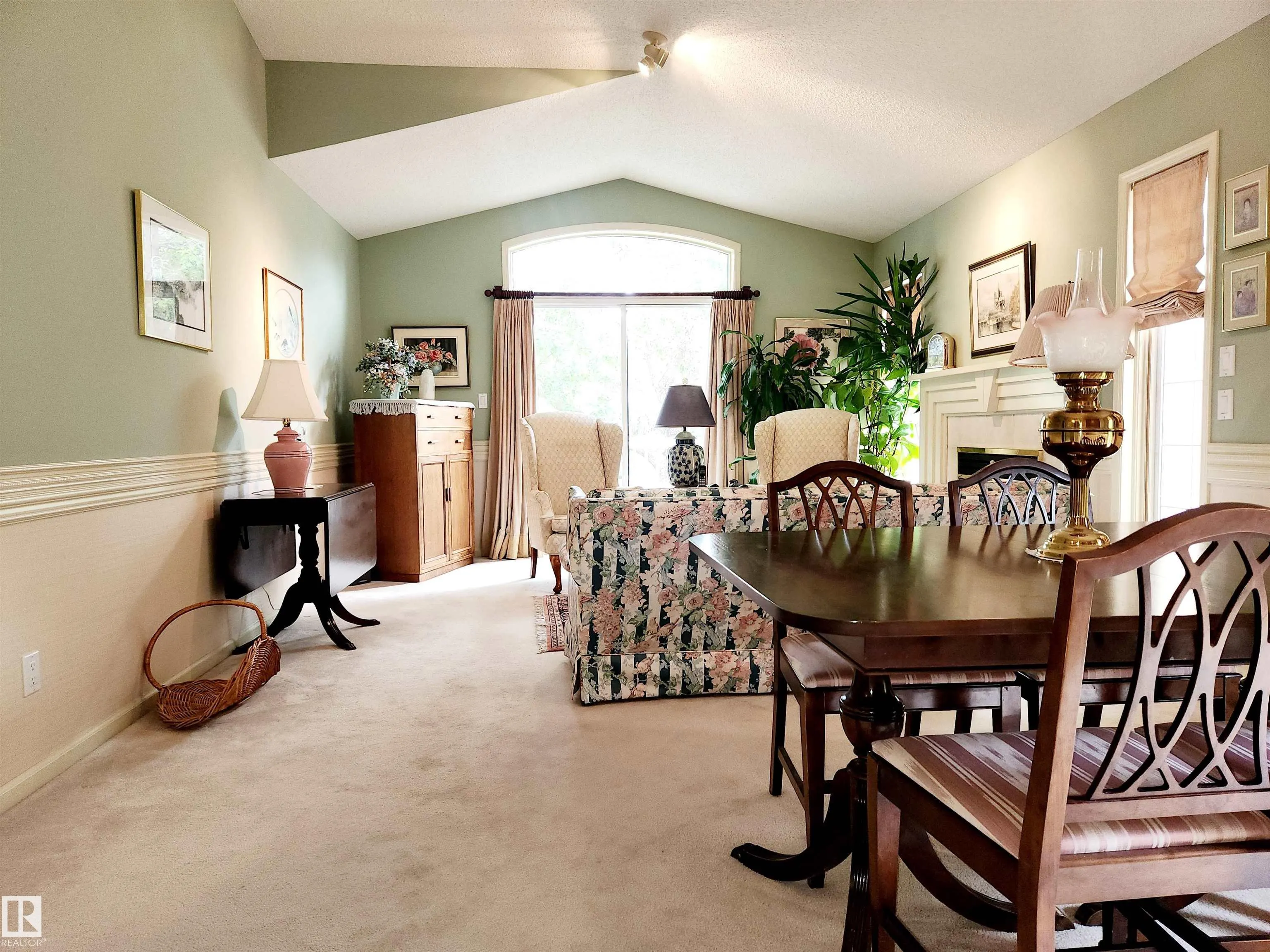1004 CARTER CREST Road