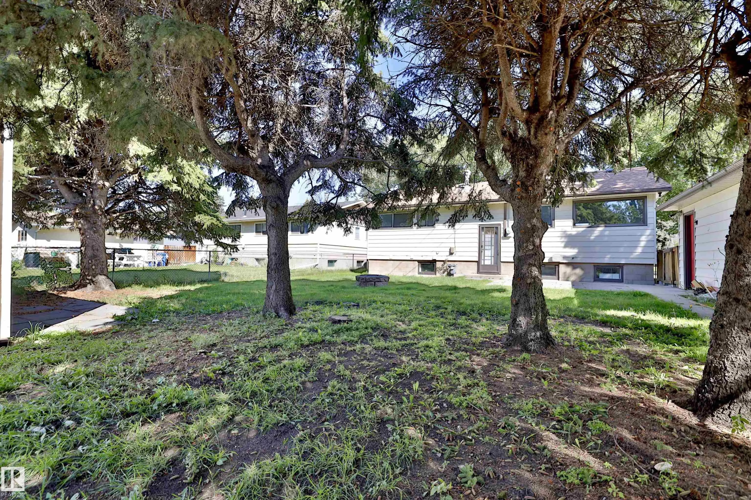 5405 44 Avenue