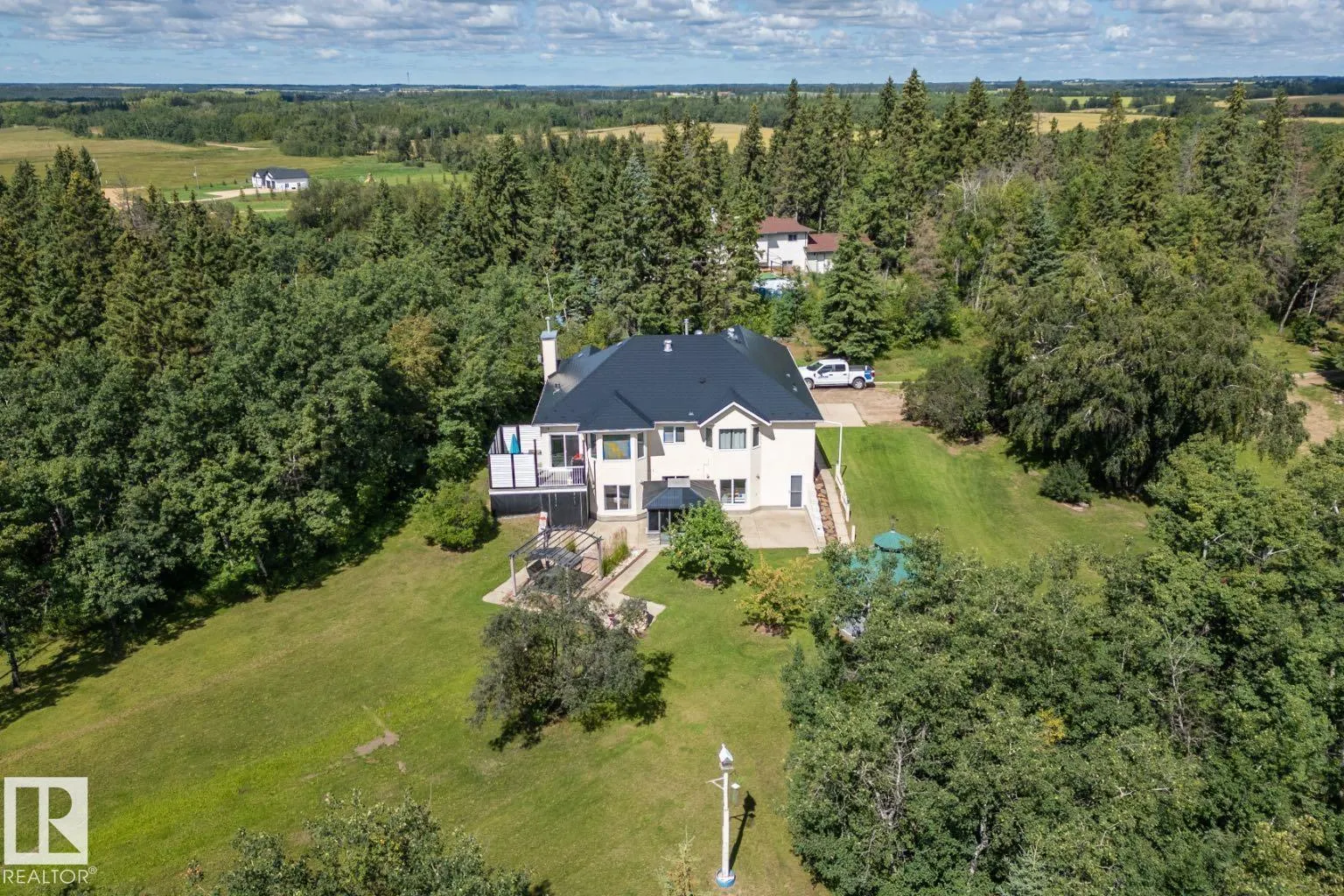 475013 RGE ROAD 243