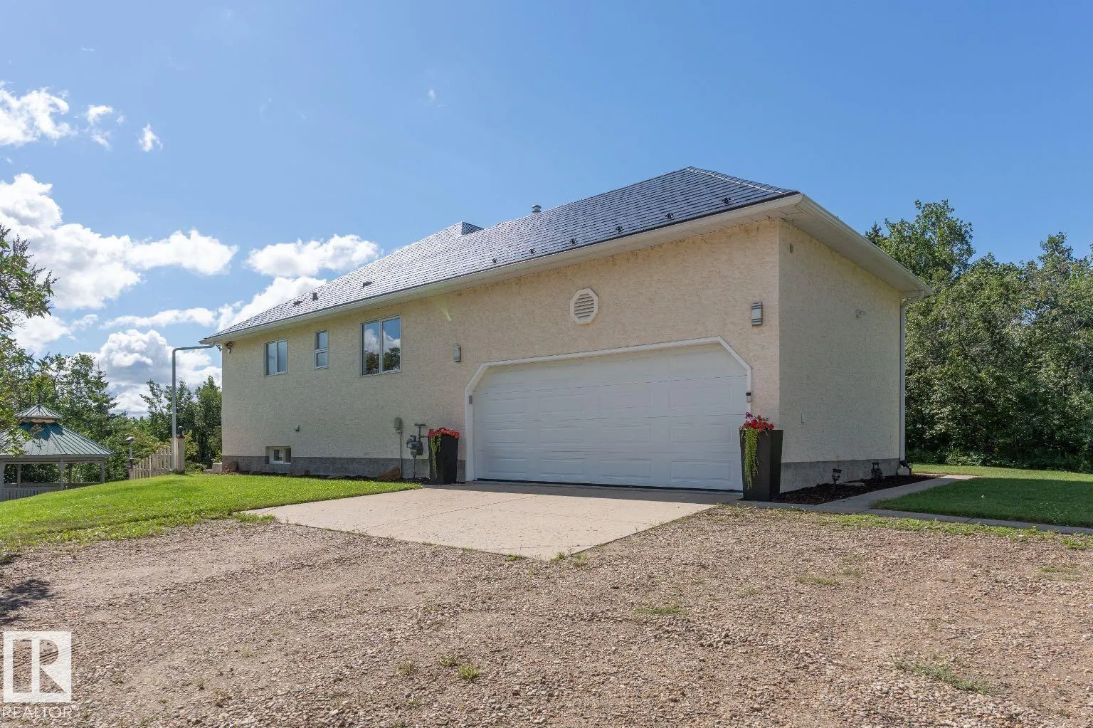 475013 RGE ROAD 243