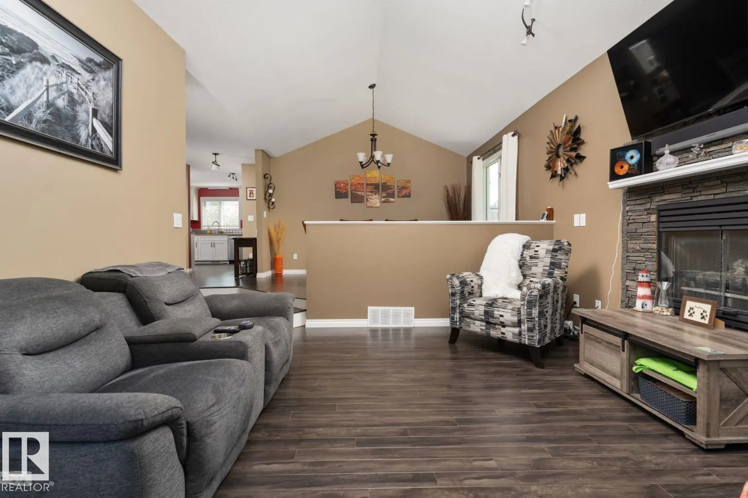 475013 RGE ROAD 243