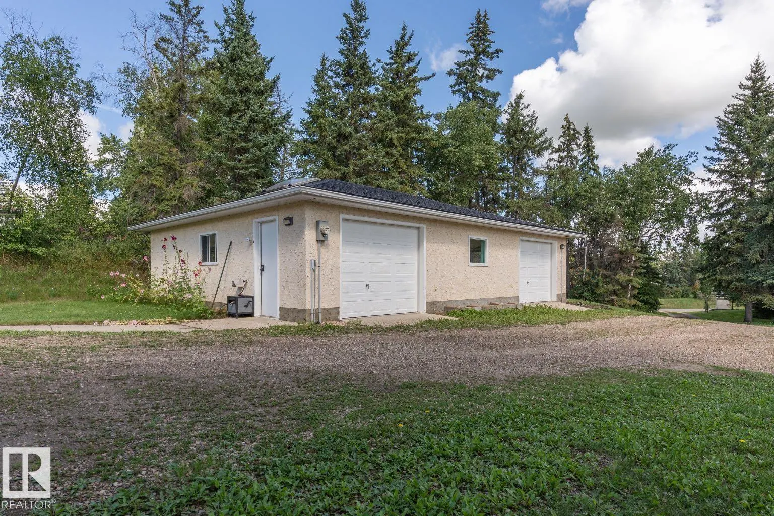 475013 RGE ROAD 243