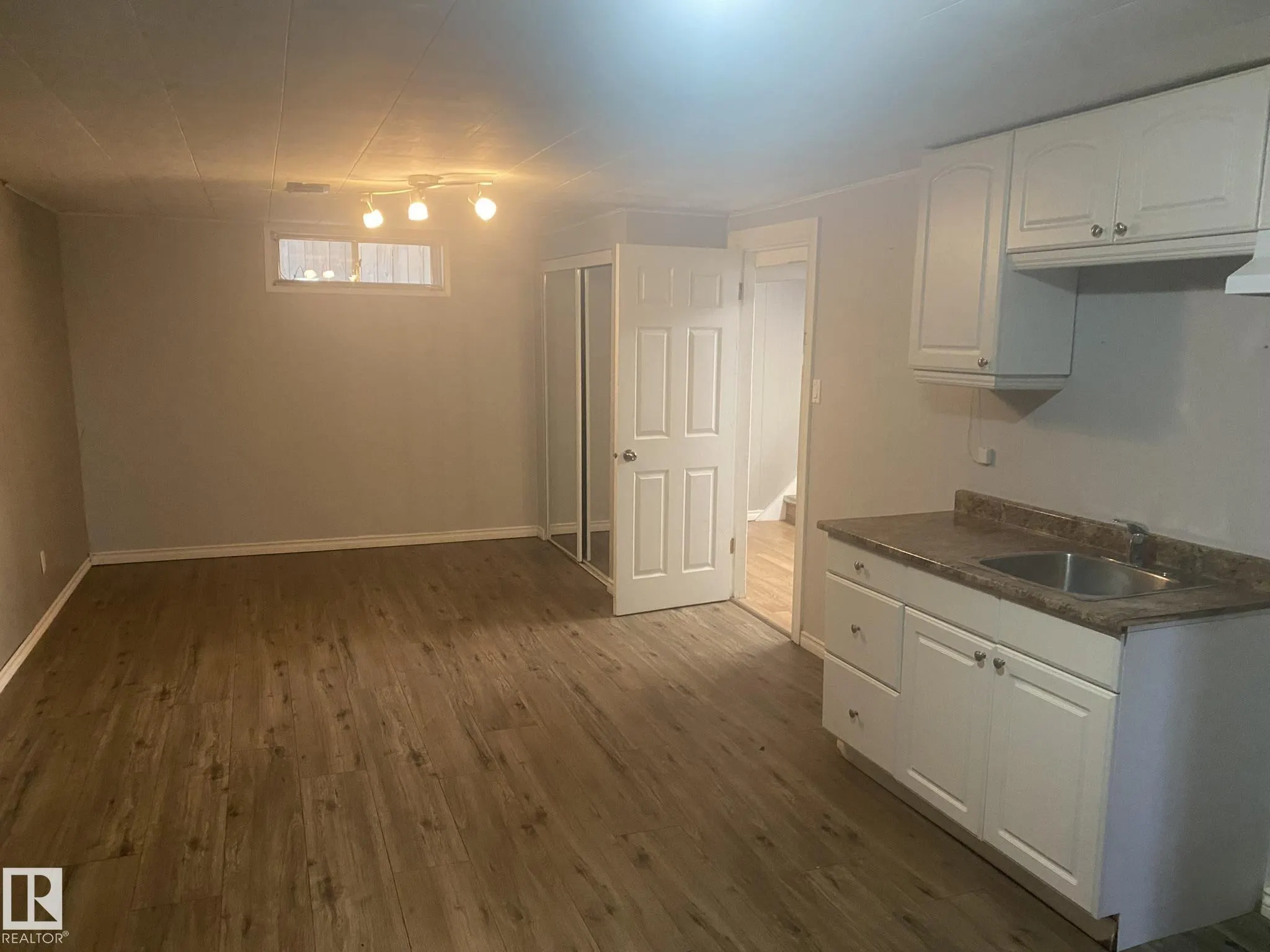 5 ROSS Drive