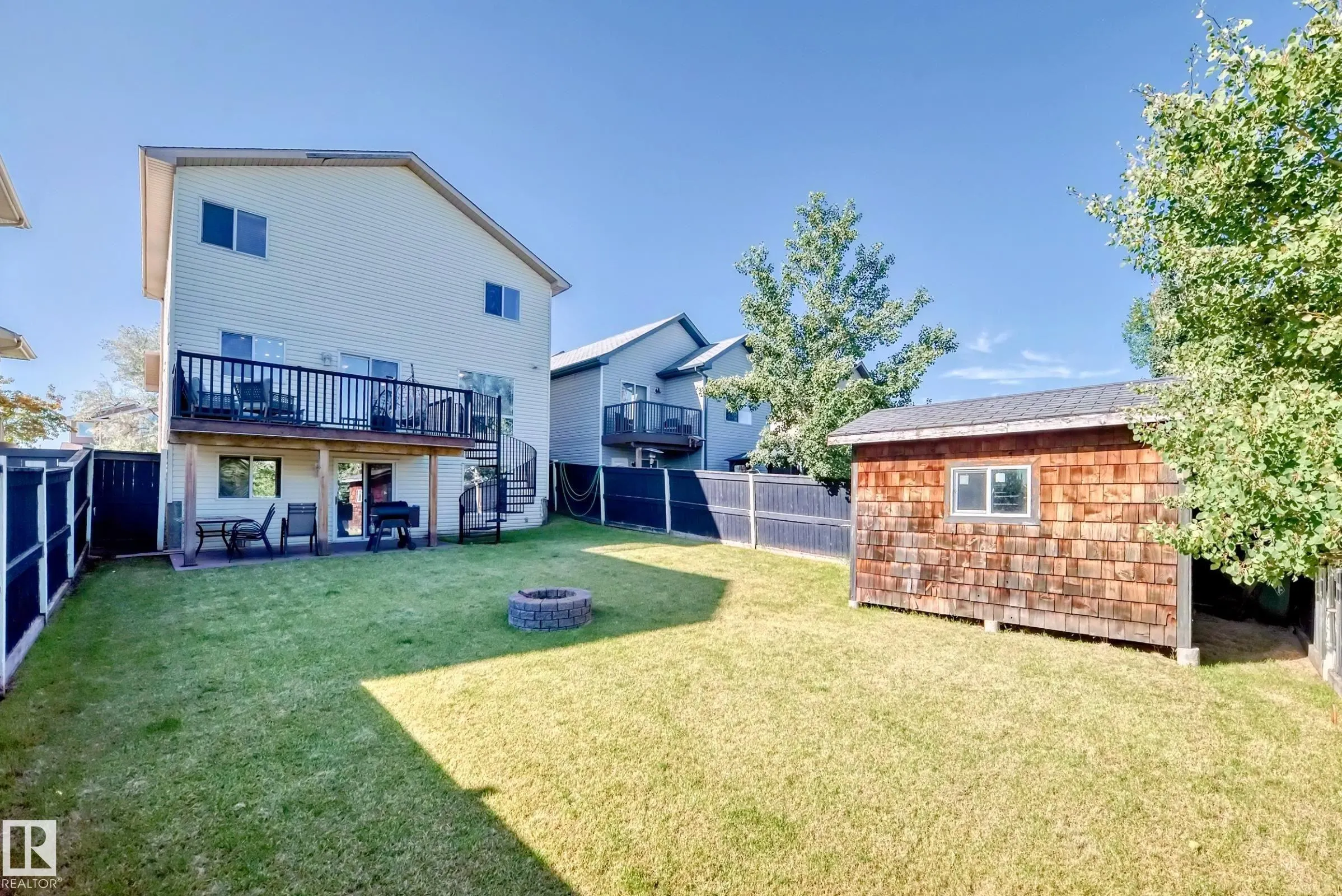30 DOUGLAS Crescent