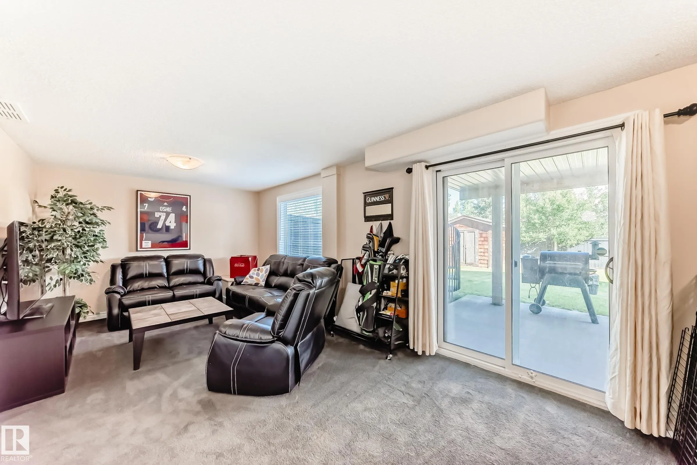 30 DOUGLAS Crescent