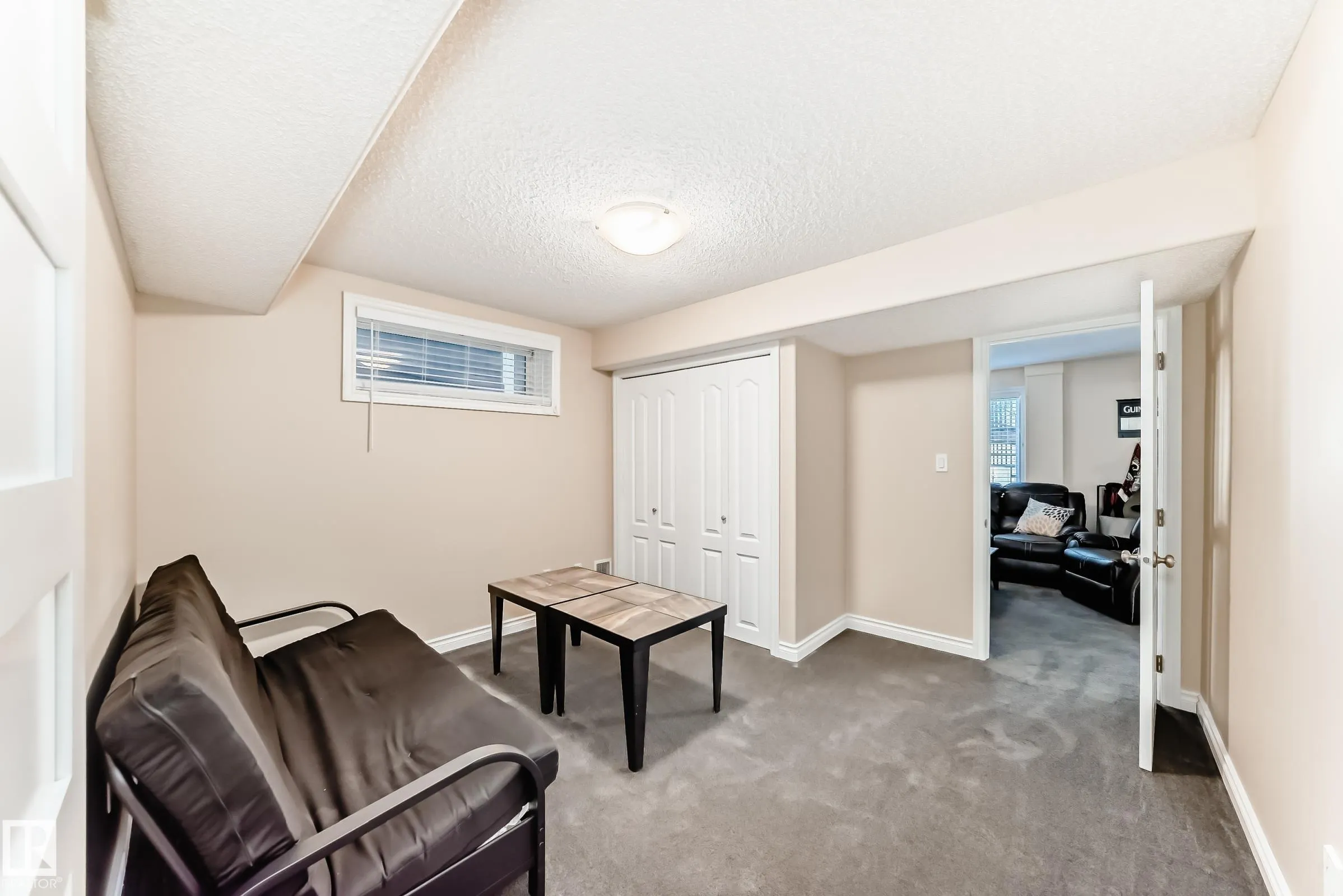 30 DOUGLAS Crescent