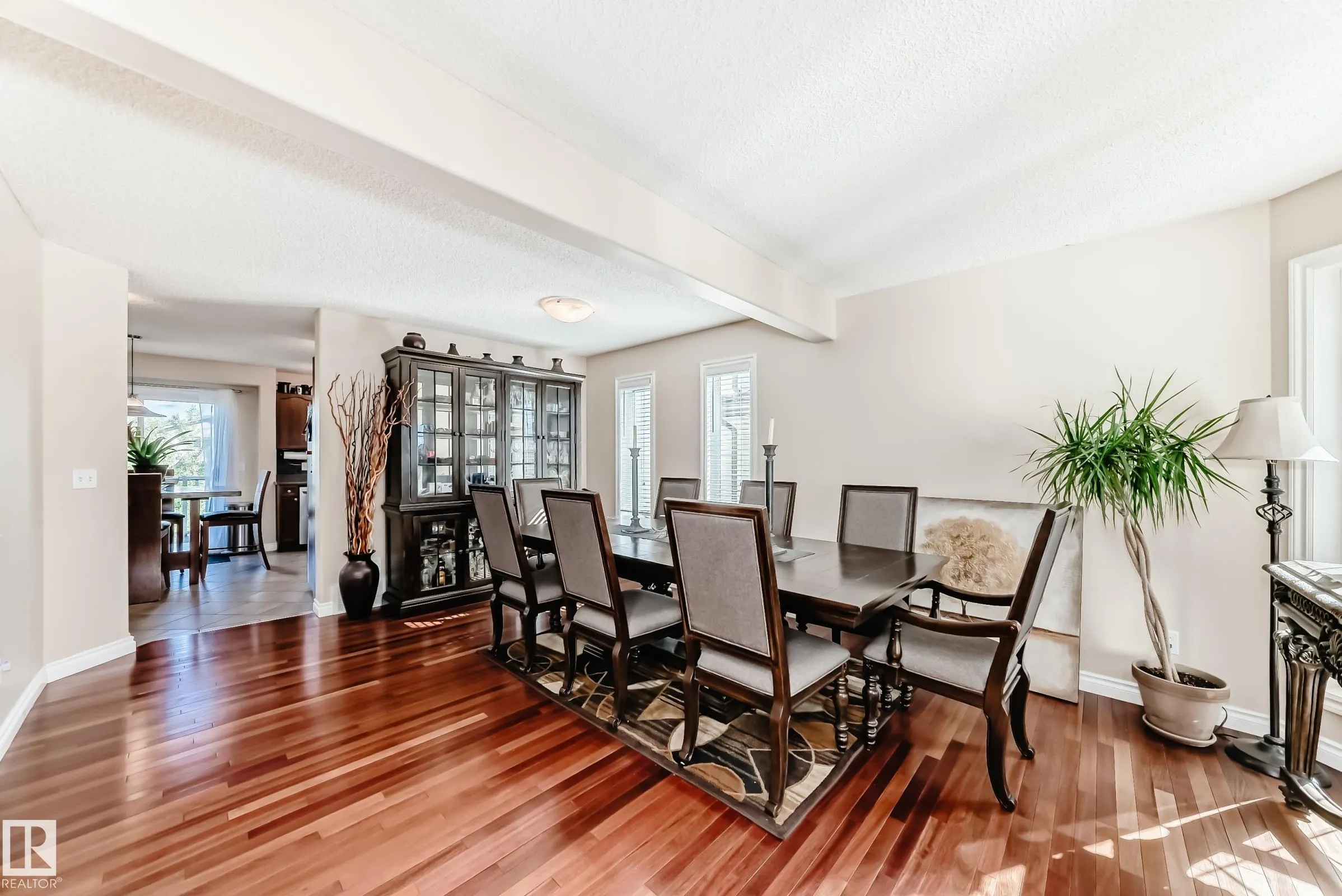 30 DOUGLAS Crescent