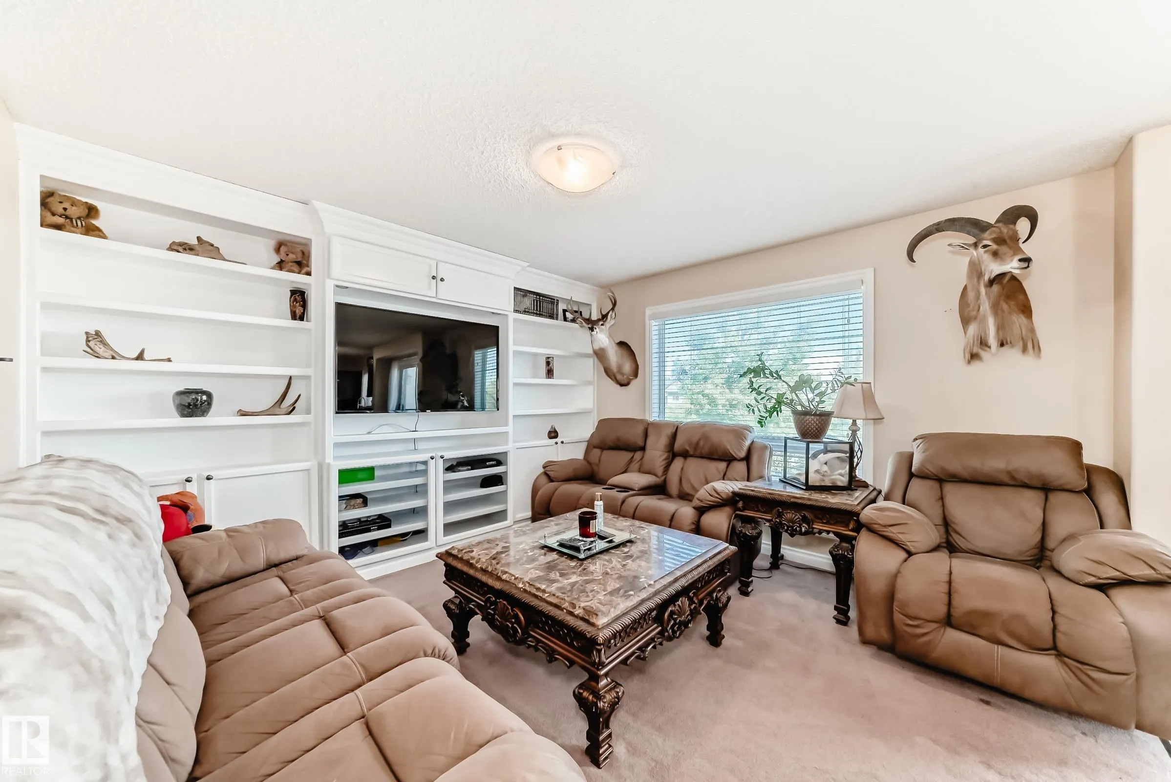 30 DOUGLAS Crescent