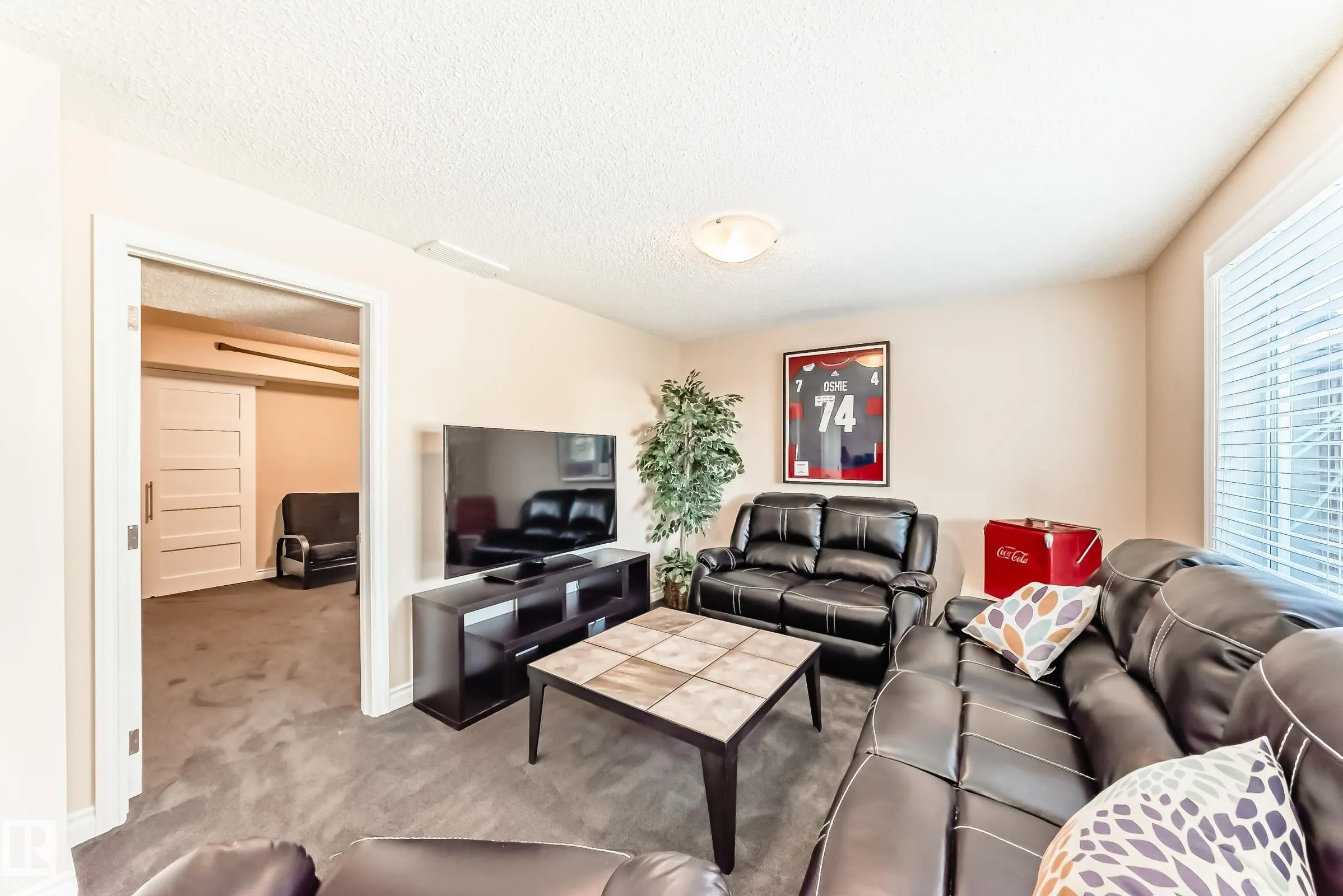 30 DOUGLAS Crescent