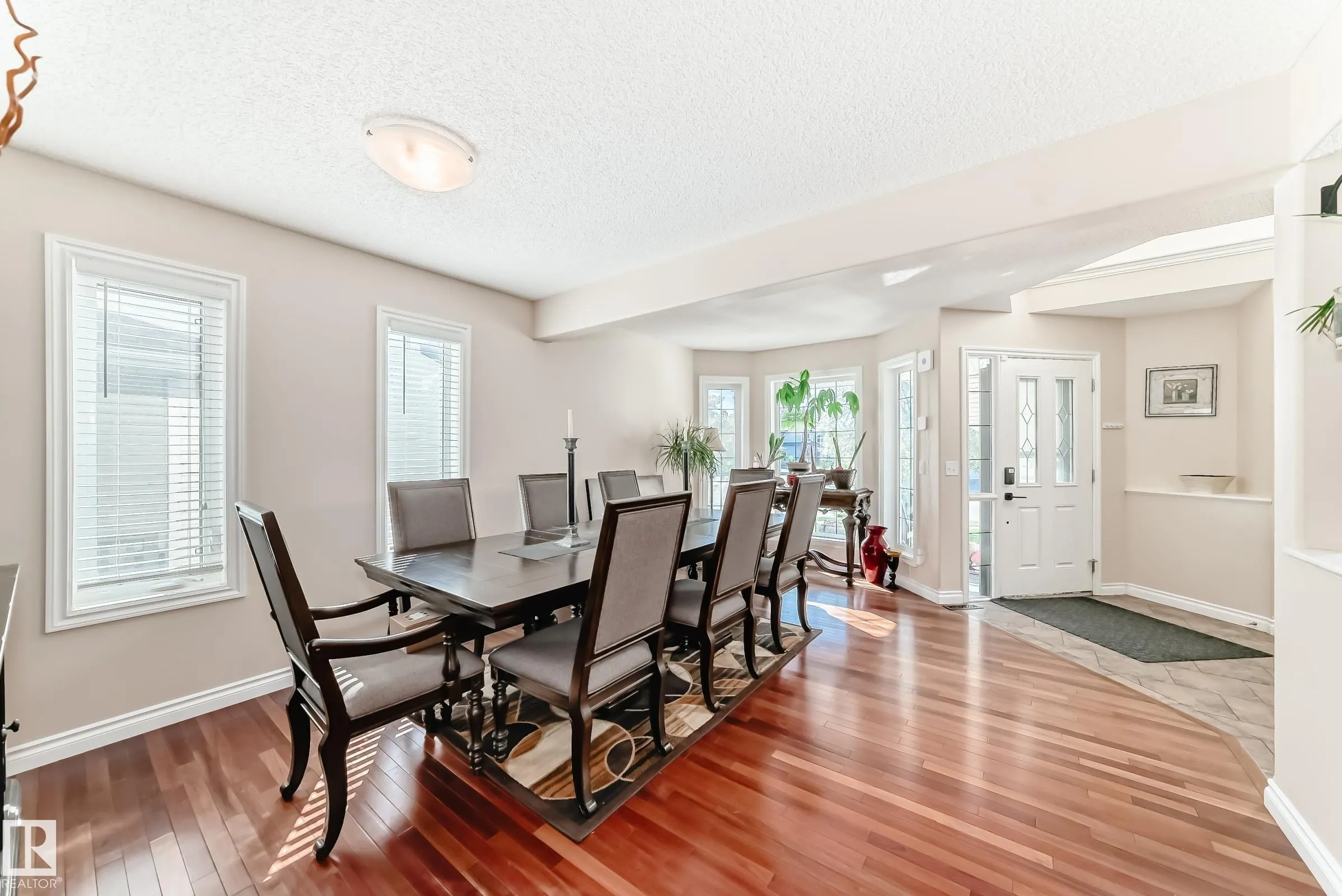 30 DOUGLAS Crescent