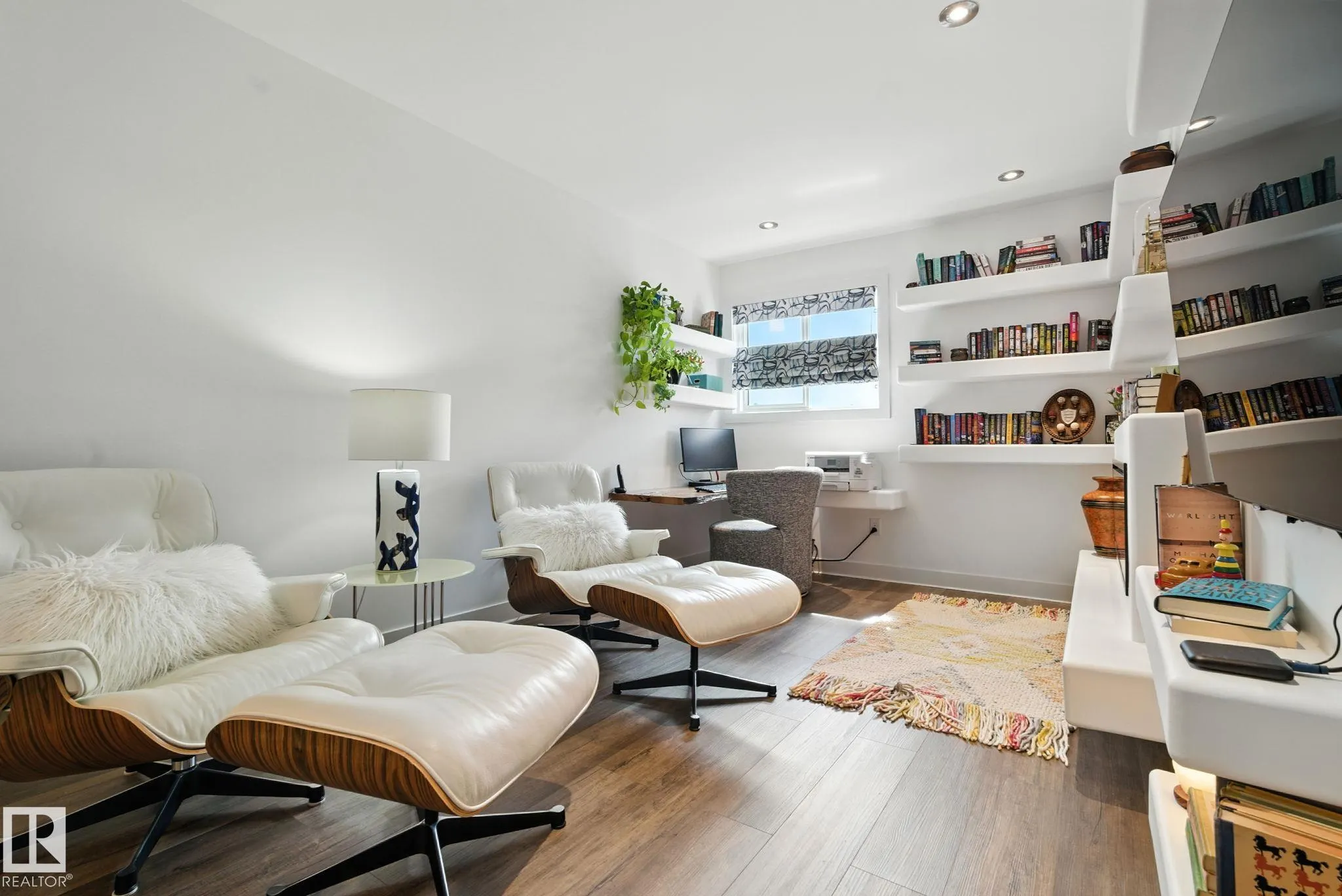 931 MORRIS Way