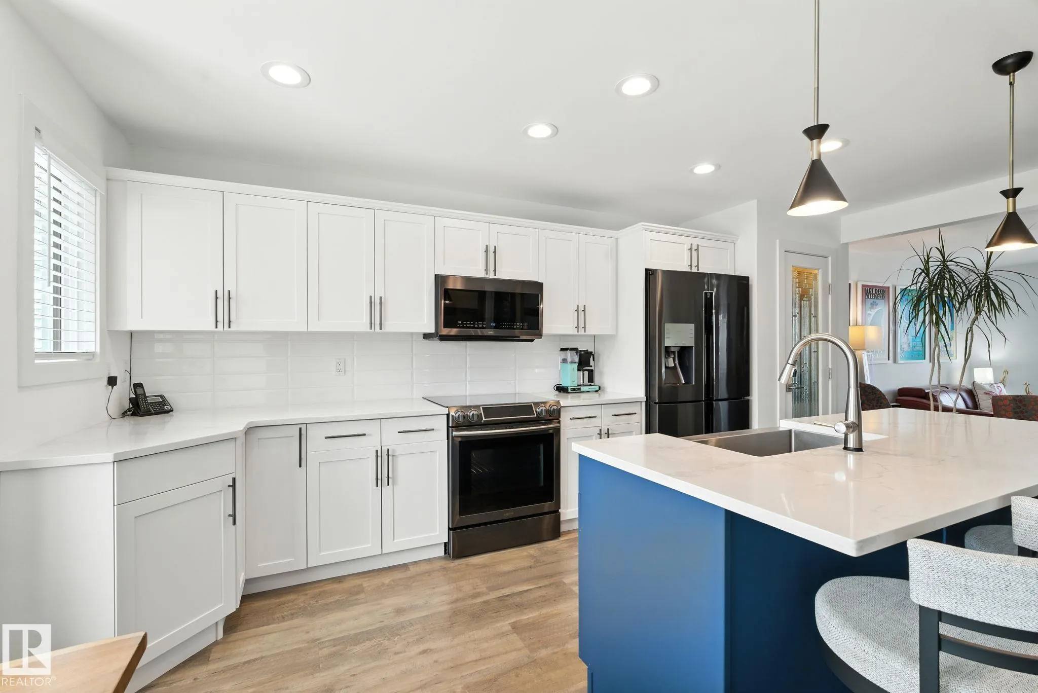 931 MORRIS Way