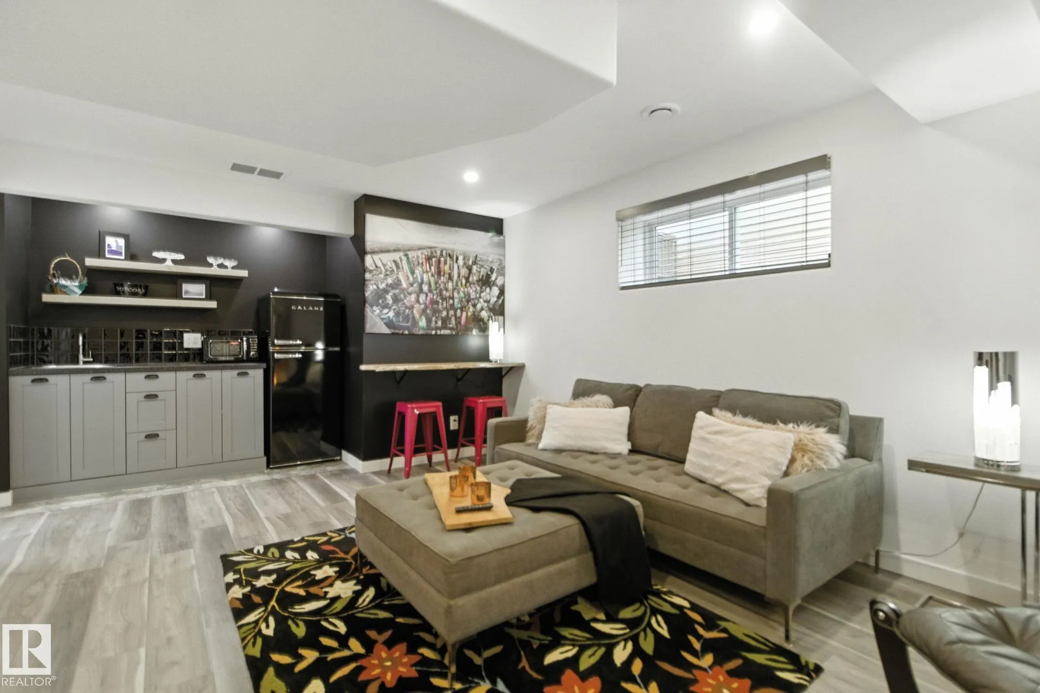 931 MORRIS Way