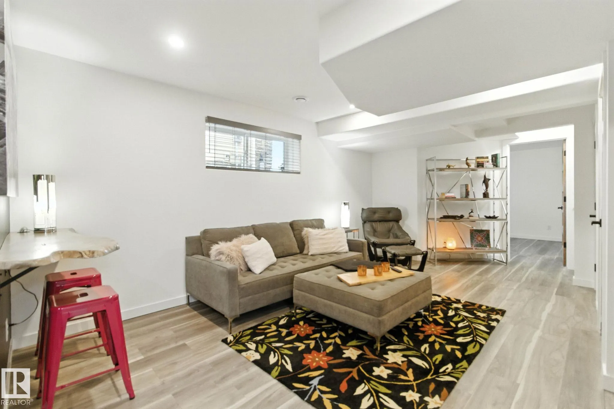 931 MORRIS Way