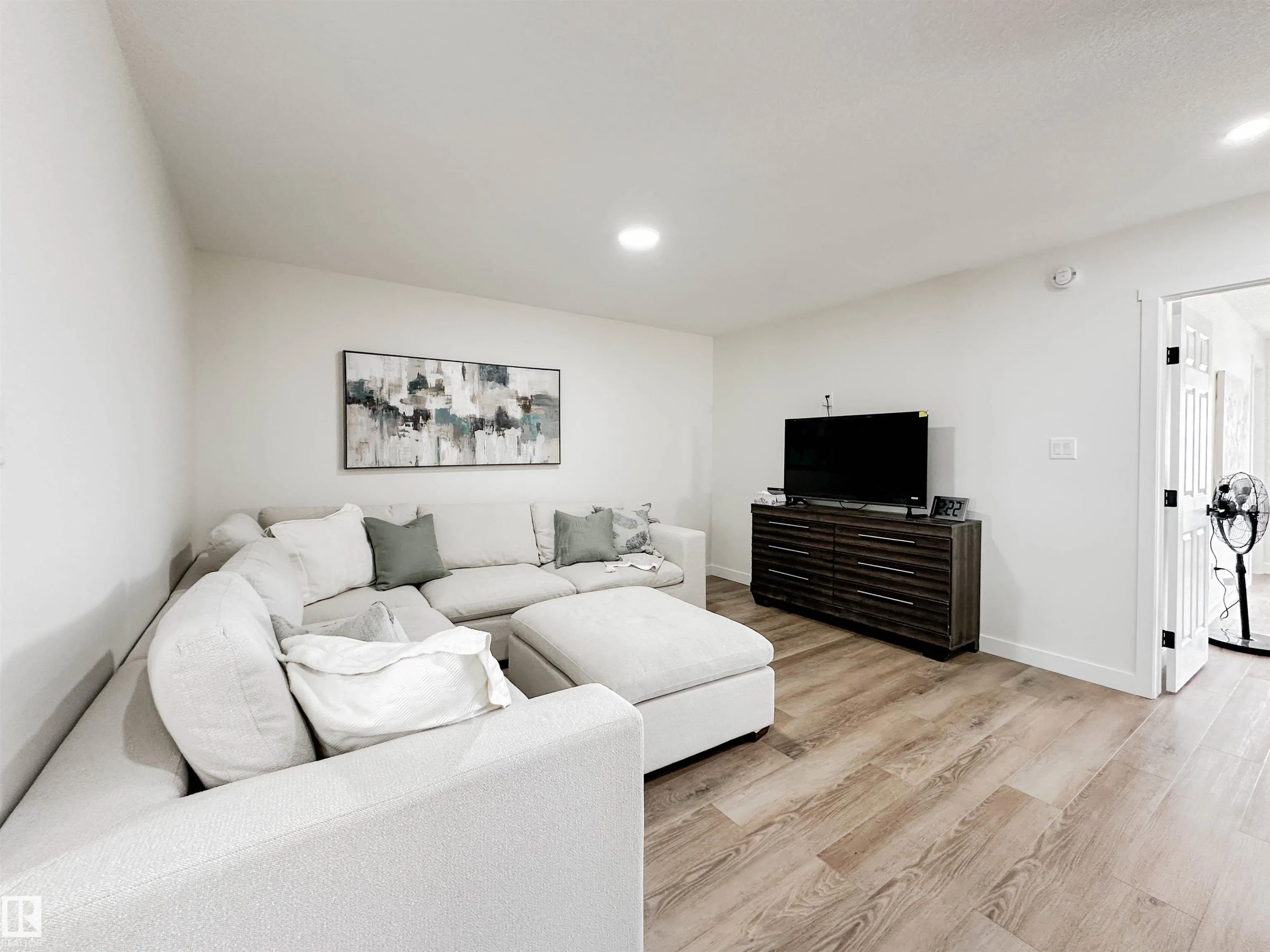 13007 213 Street